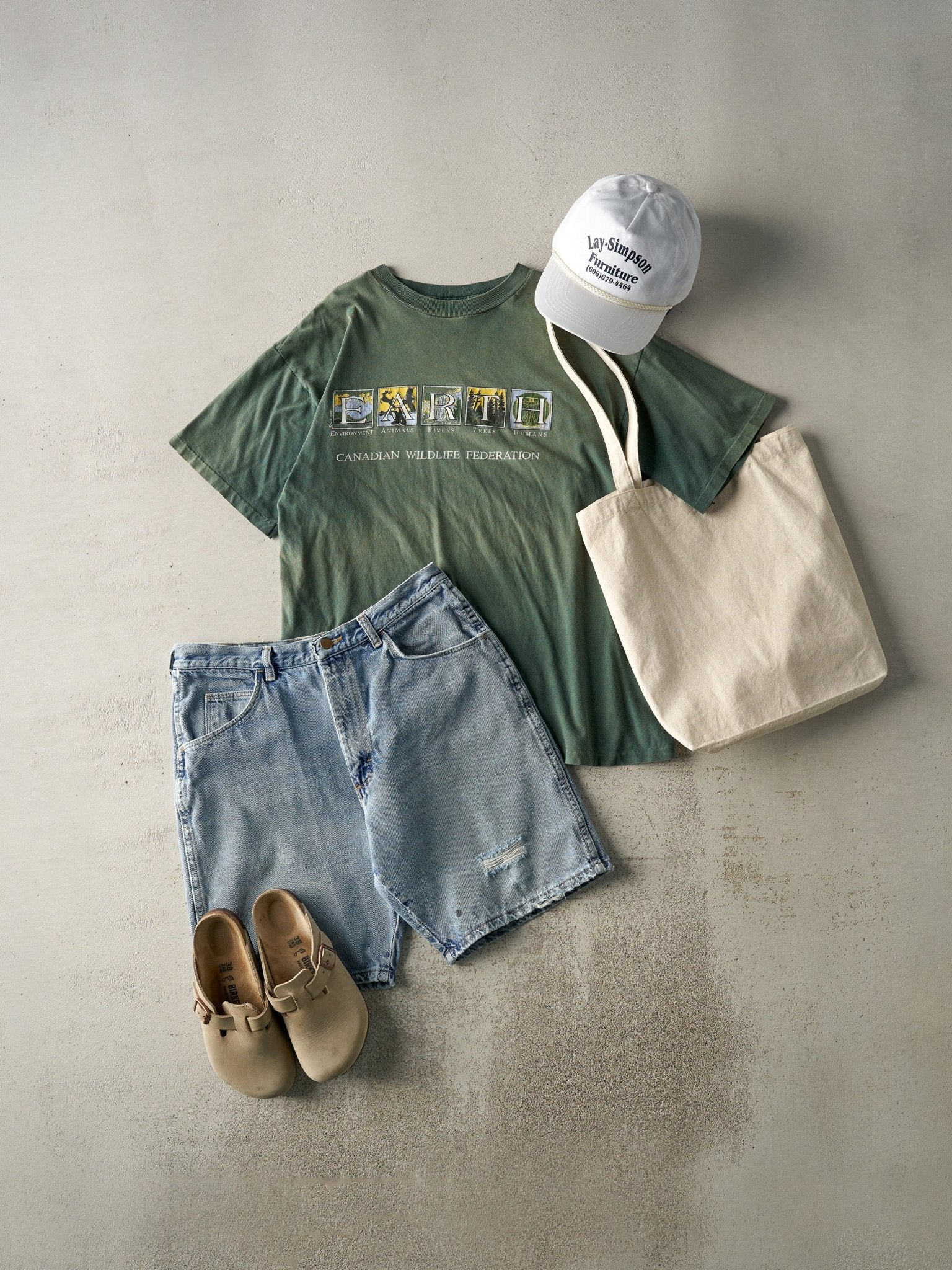 Vintage 90s Sun Faded Green CWF Earth Single Stitch Tee (M/L)