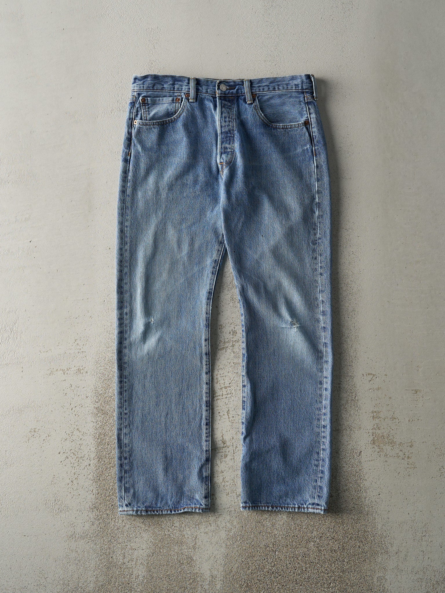 Vintage Y2K Light Wash Levi's 501 Jeans (33x28.5)
