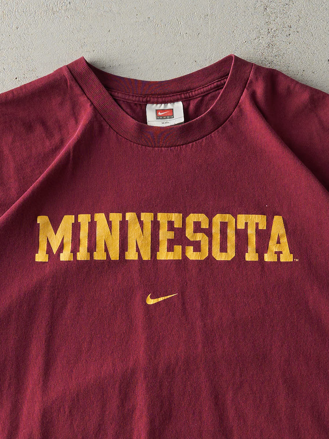 Vintage Y2K Burgundy University of Minnesota x Nike Tee (XL)