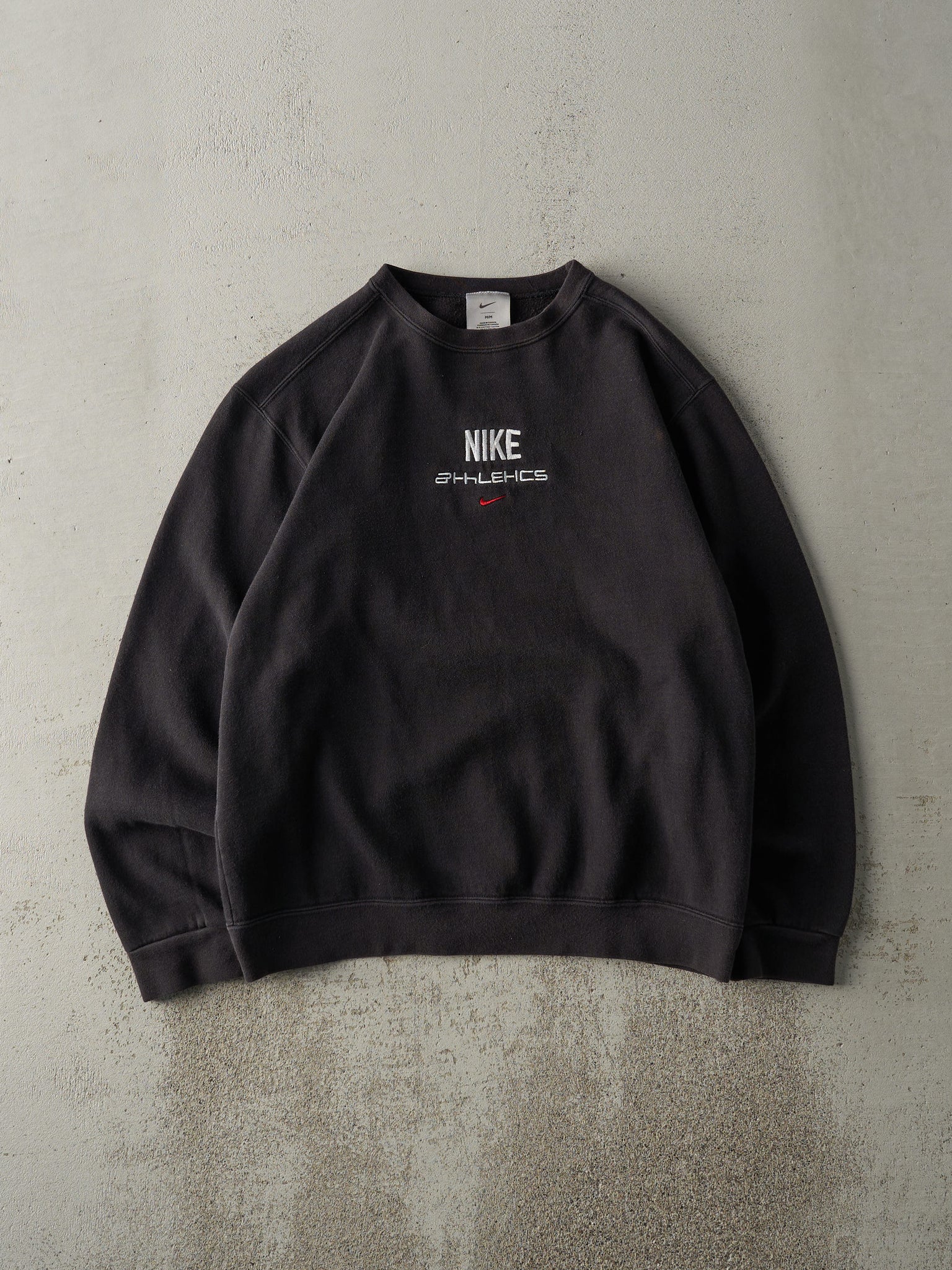 Vintage Y2K Black Nike Athletics Embroidered Crewneck (M)