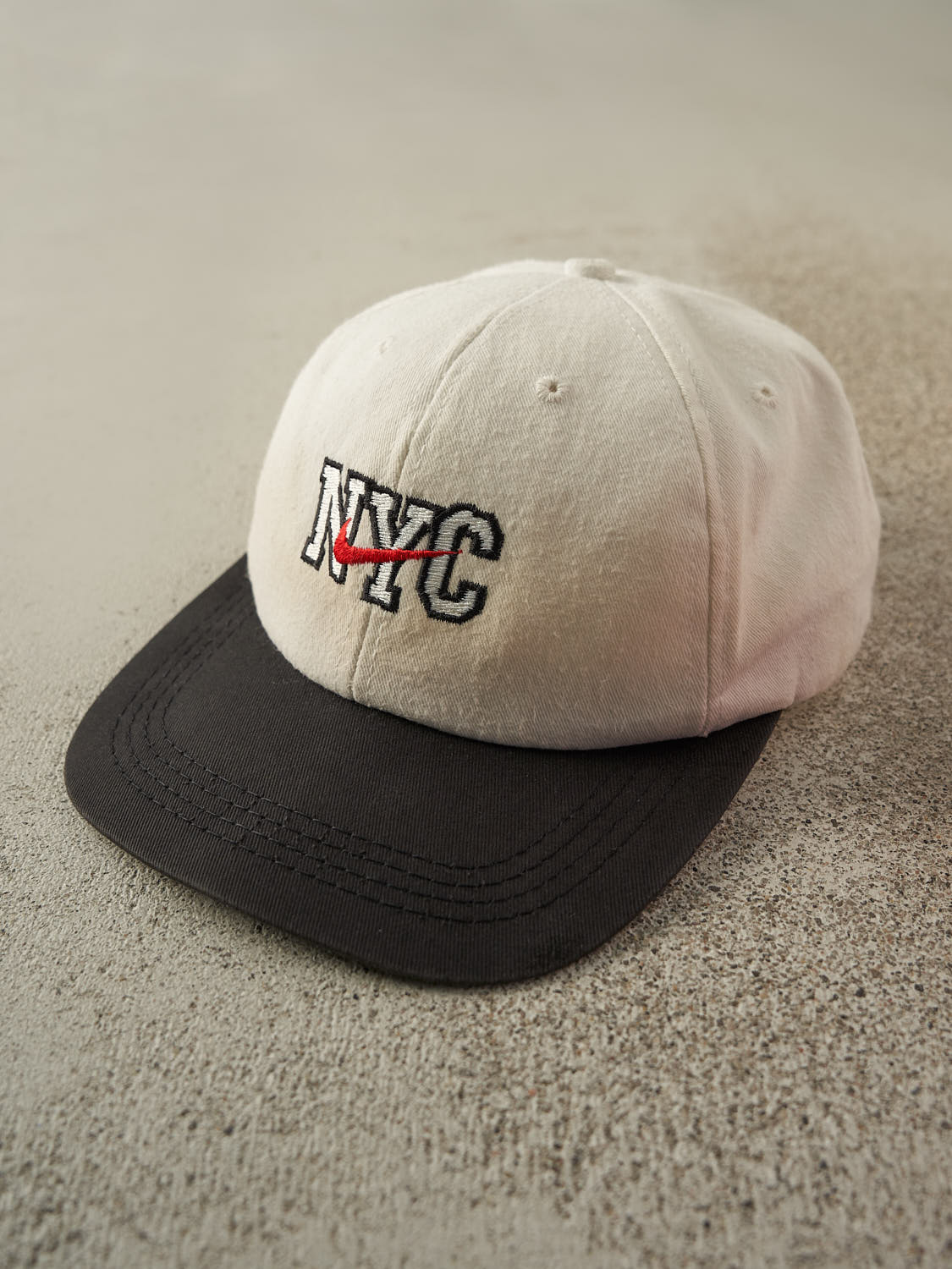 Vintage 90s White & Black NYC x Nike Embroidered Snapback