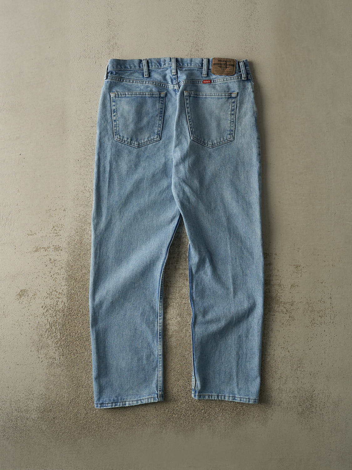 Vintage Y2K Light Wash Wrangler Jeans (35.5x30)