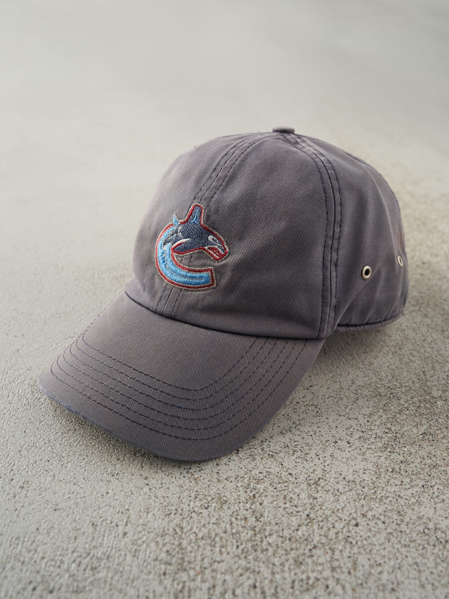 Vintage Y2K Grey Embroidered Vancouver Canucks Nike Strapback Hat