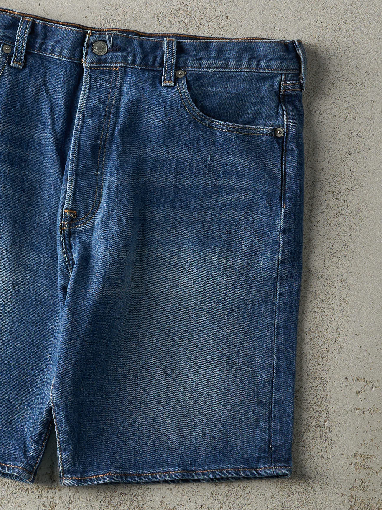 Vintage Y2K Dark Wash Levi's 501 Jean Shorts (35x8.5)