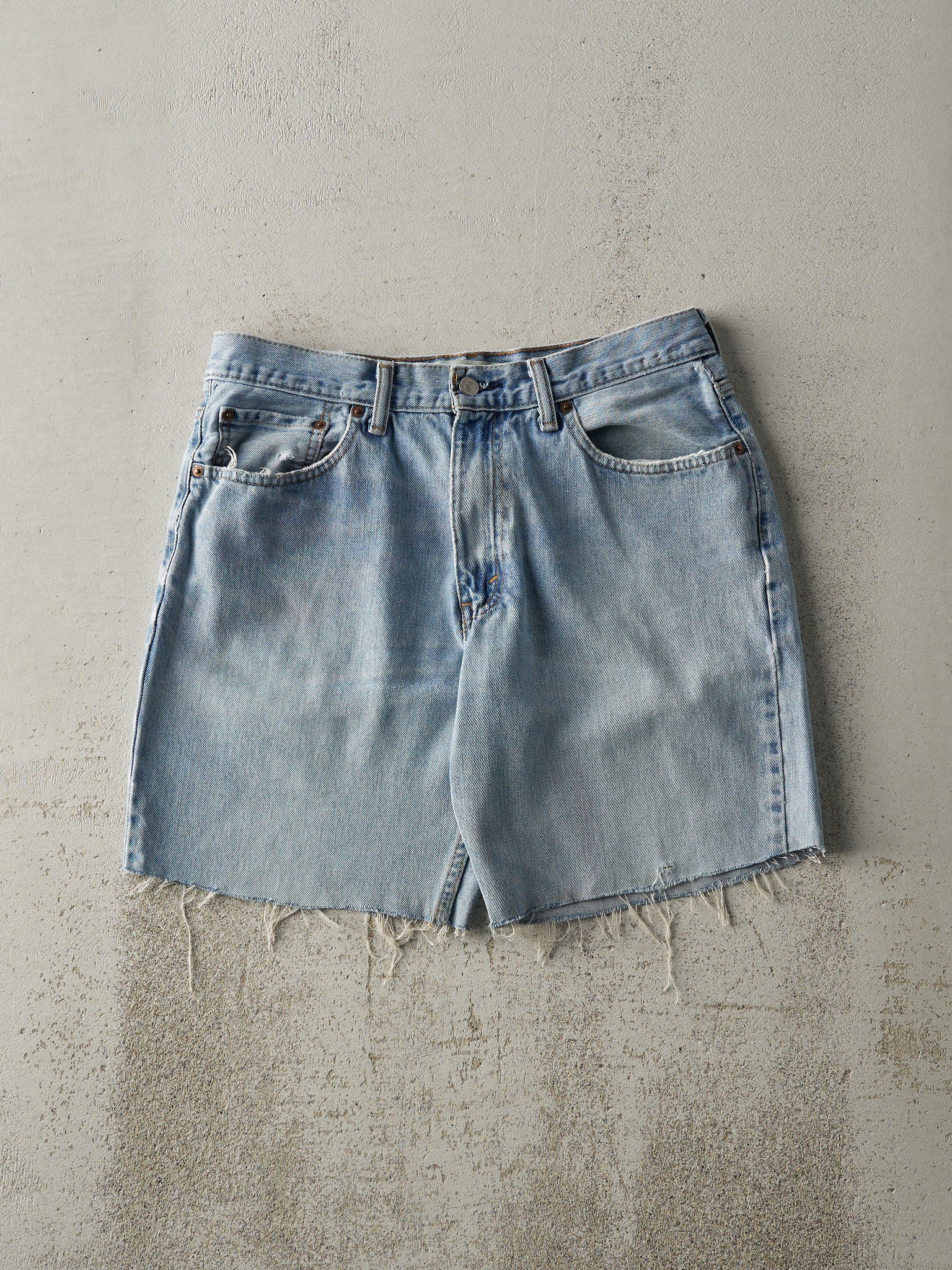 Vintage 90s Light Wash Levi's 550 Cut Off Jean Shorts (33x8)