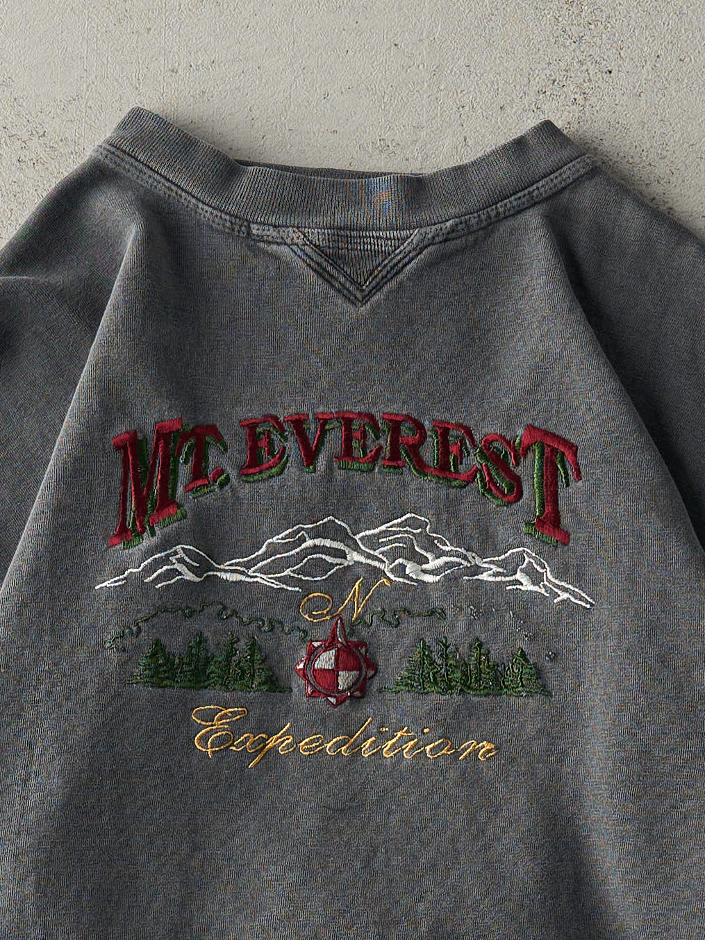 Vintage Y2K Charcoal Grey Embroidered Mt. Everest Crewneck (L)