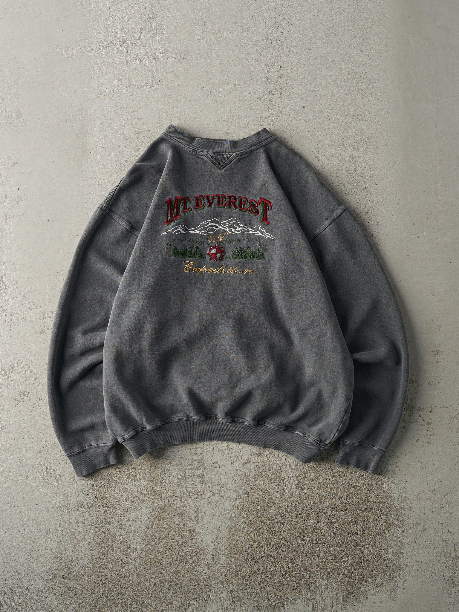 Vintage Y2K Charcoal Grey Embroidered Mt. Everest Crewneck (L)