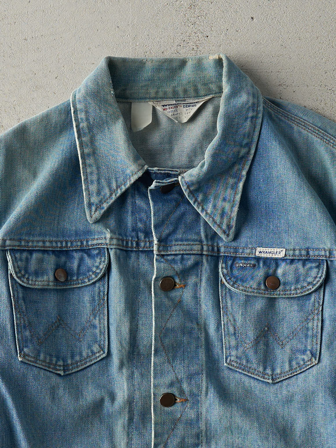 Vintage 70s Light Wash Wrangler Denim Jacket (M)