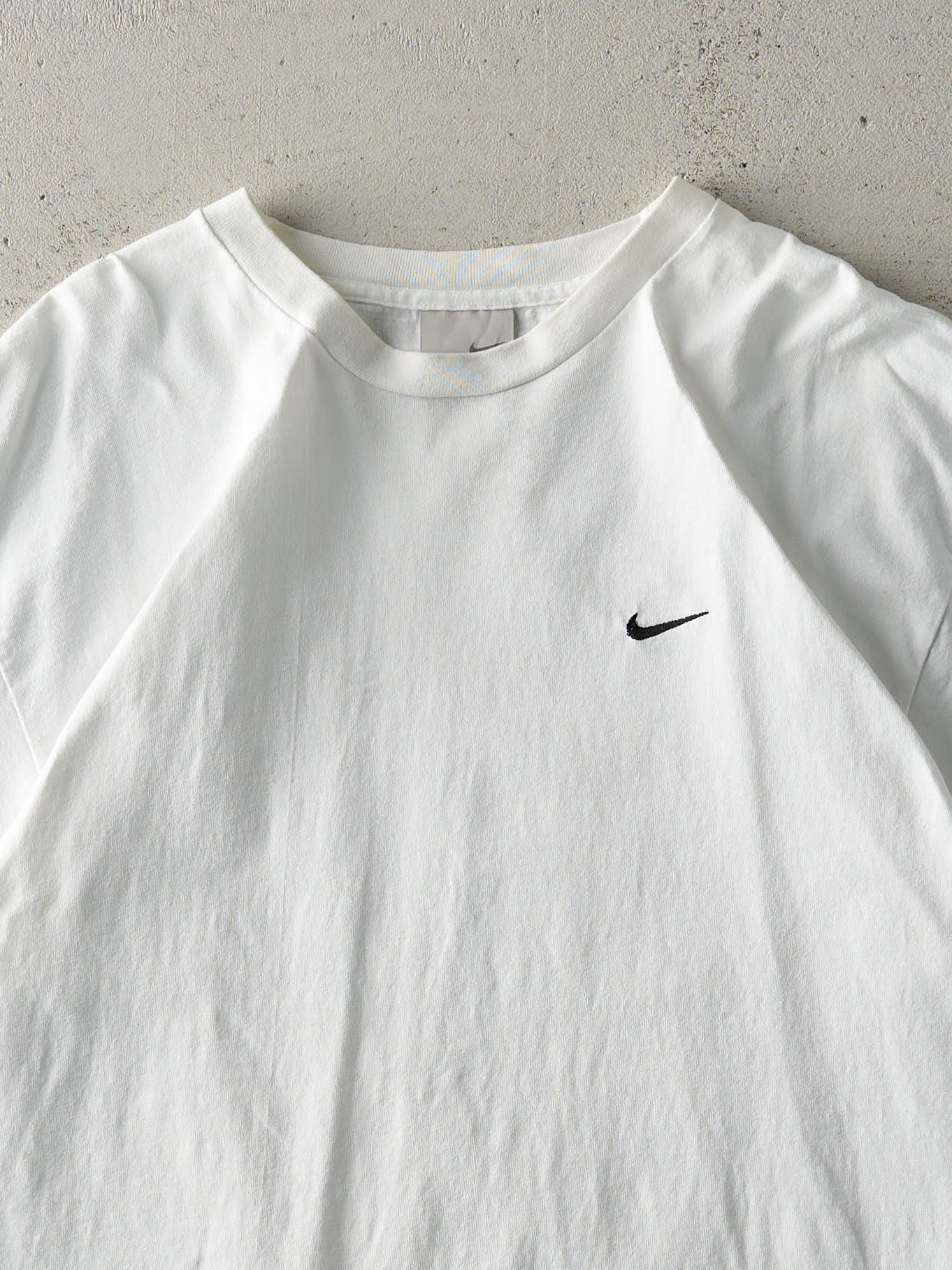 Vintage Y2K White Embroidered Nike Swoosh Tee (M/L)