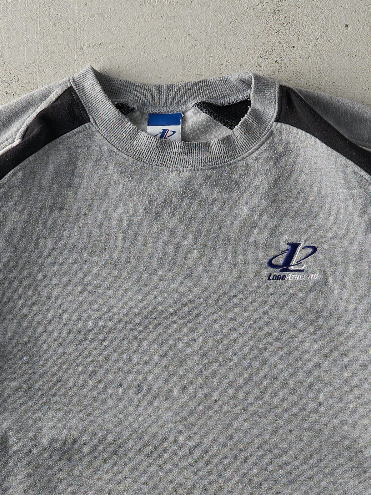Vintage Y2K Grey Embroidered Logo Athletic Crewneck (L/XL)