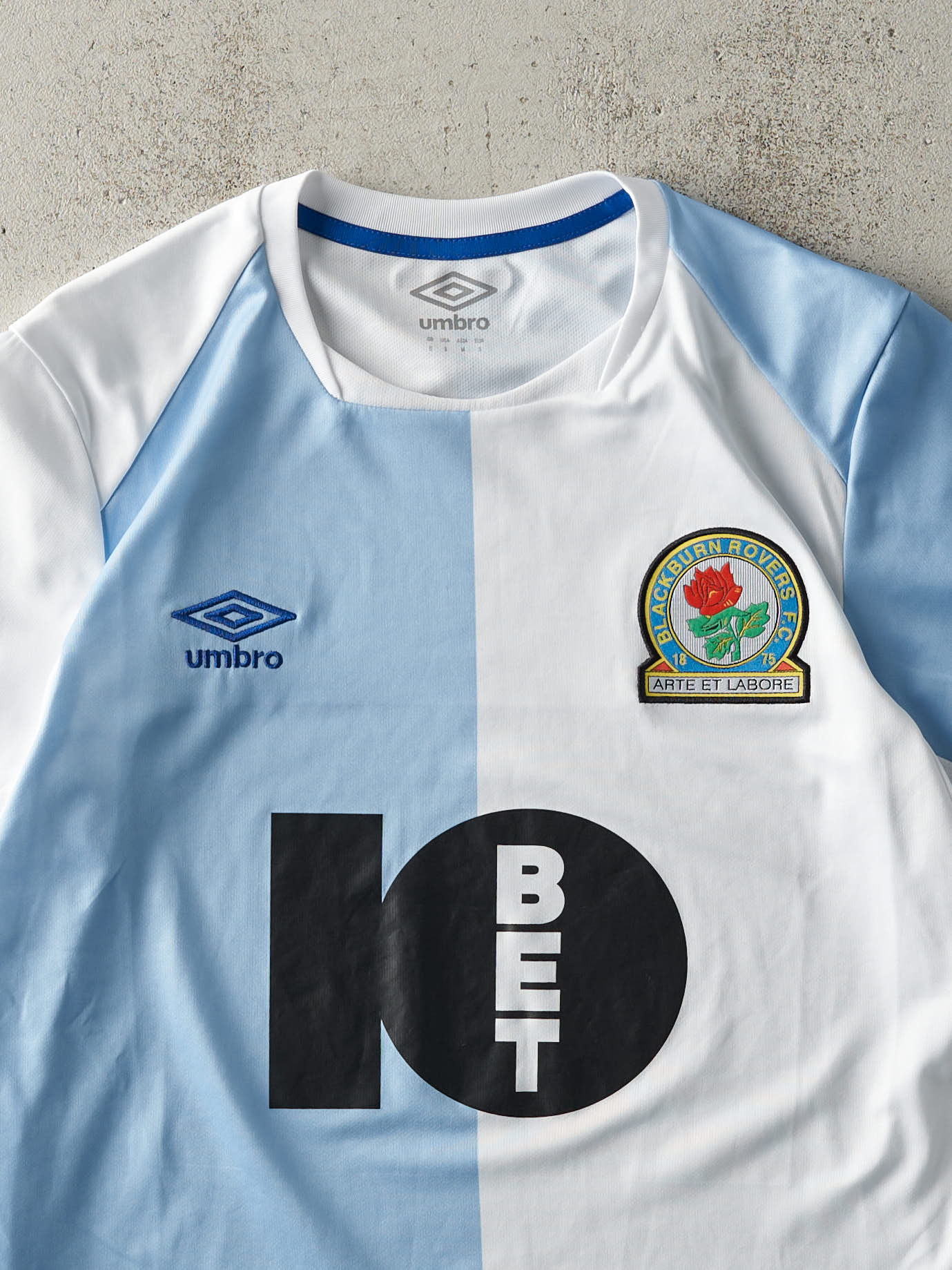 Vintage Y2K White & Blue Blackburn Rovers F.C. Soccer Jersey (S/M)