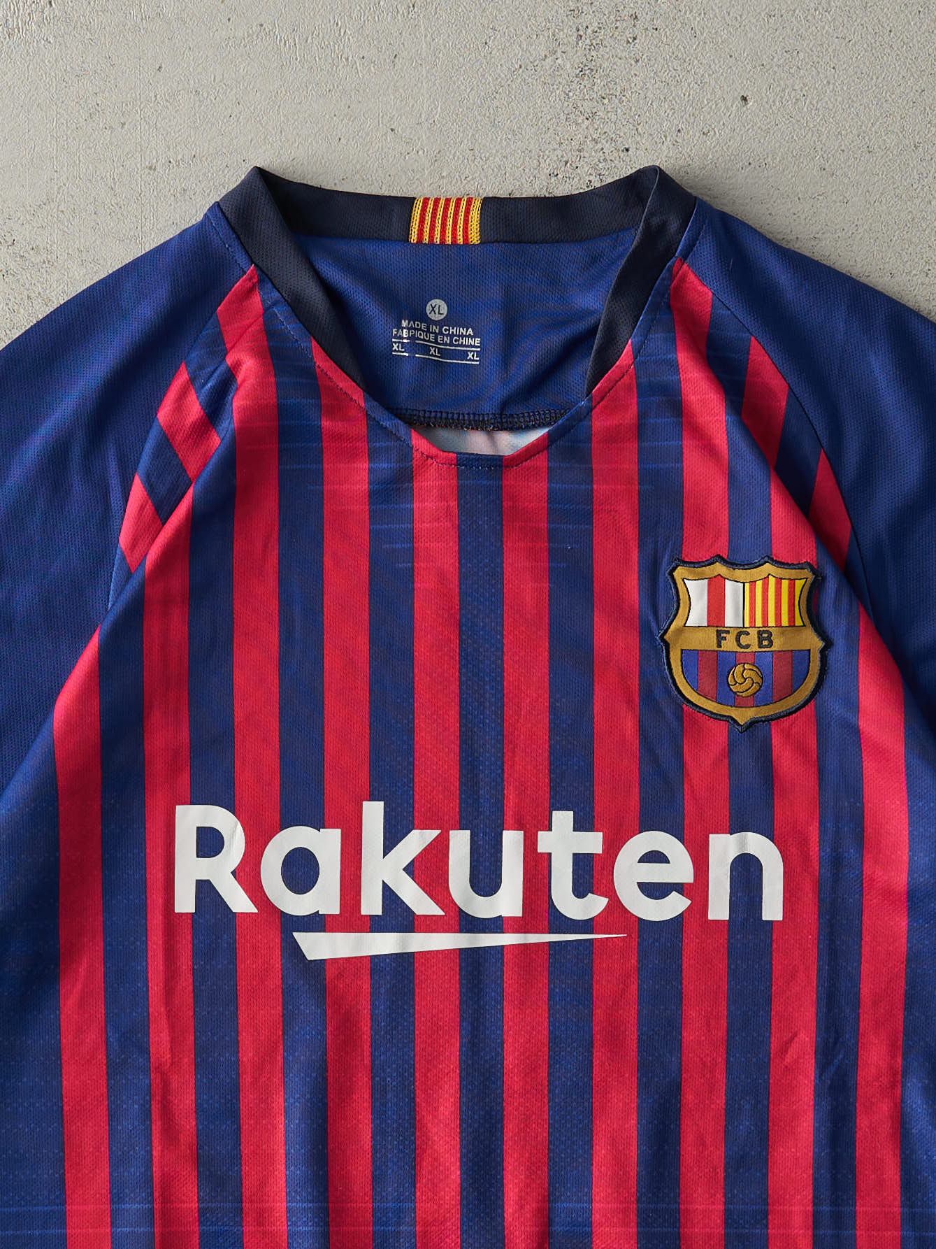 Vintage Y2K Navy Blue & Red FCB Lionel Messi Soccer Jersey (M/L)