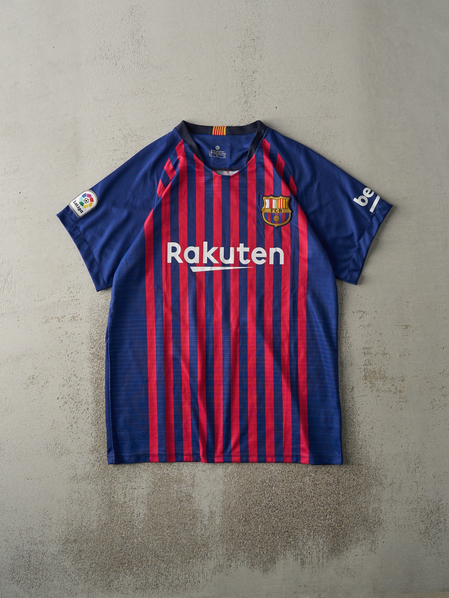 Vintage Y2K Navy Blue & Red FCB Lionel Messi Soccer Jersey (M/L)