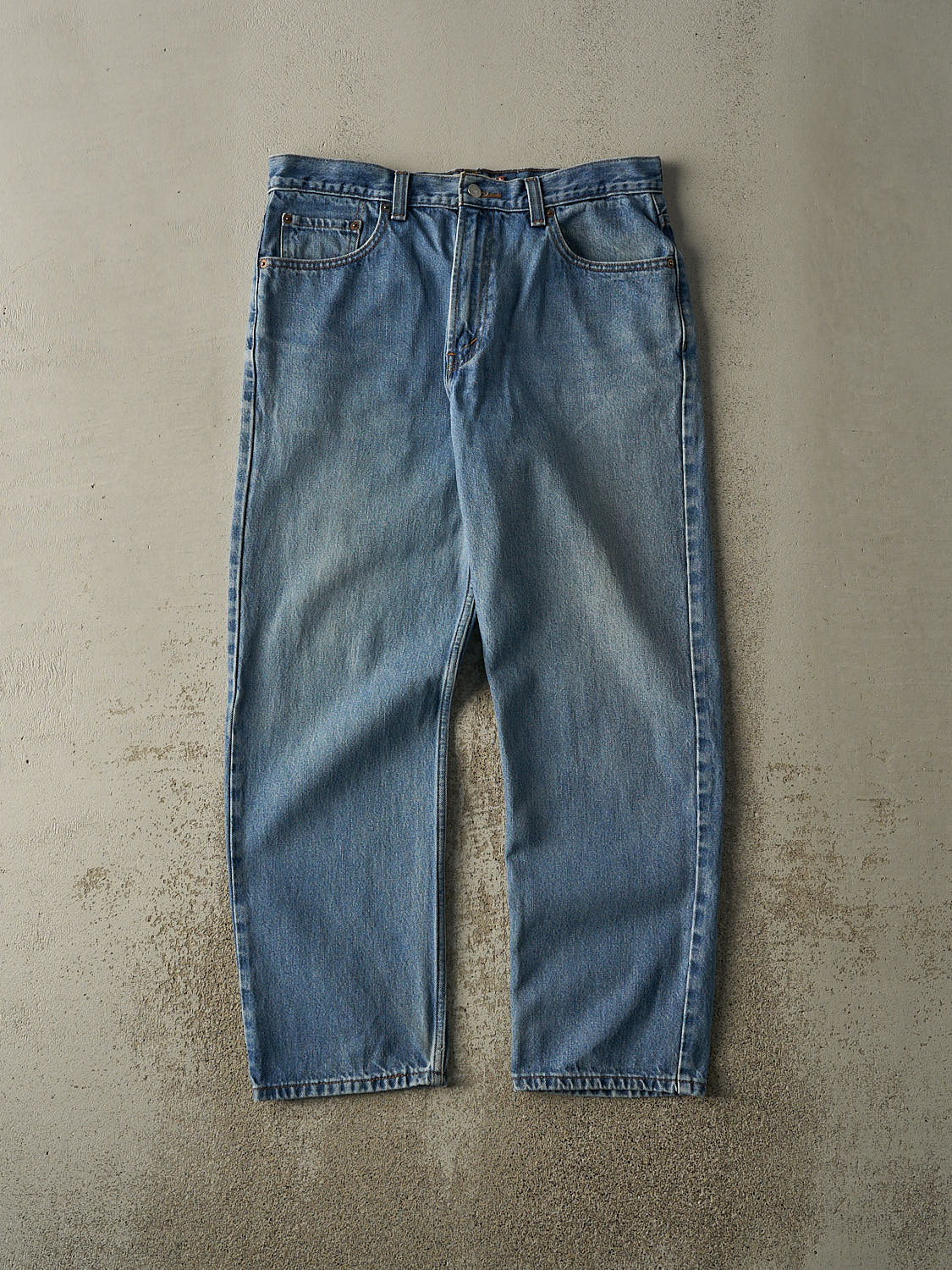 Vintage Y2K Mid Wash Levi's 550 Relaxed Fit Jeans (34x29.5)