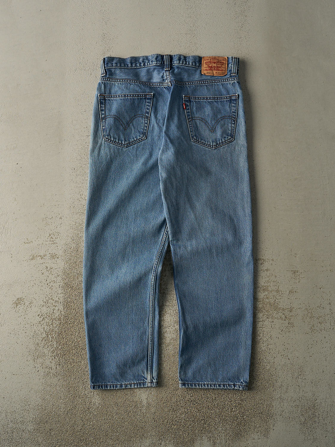 Vintage Y2K Mid Wash Levi's 550 Relaxed Fit Jeans (34x29.5)