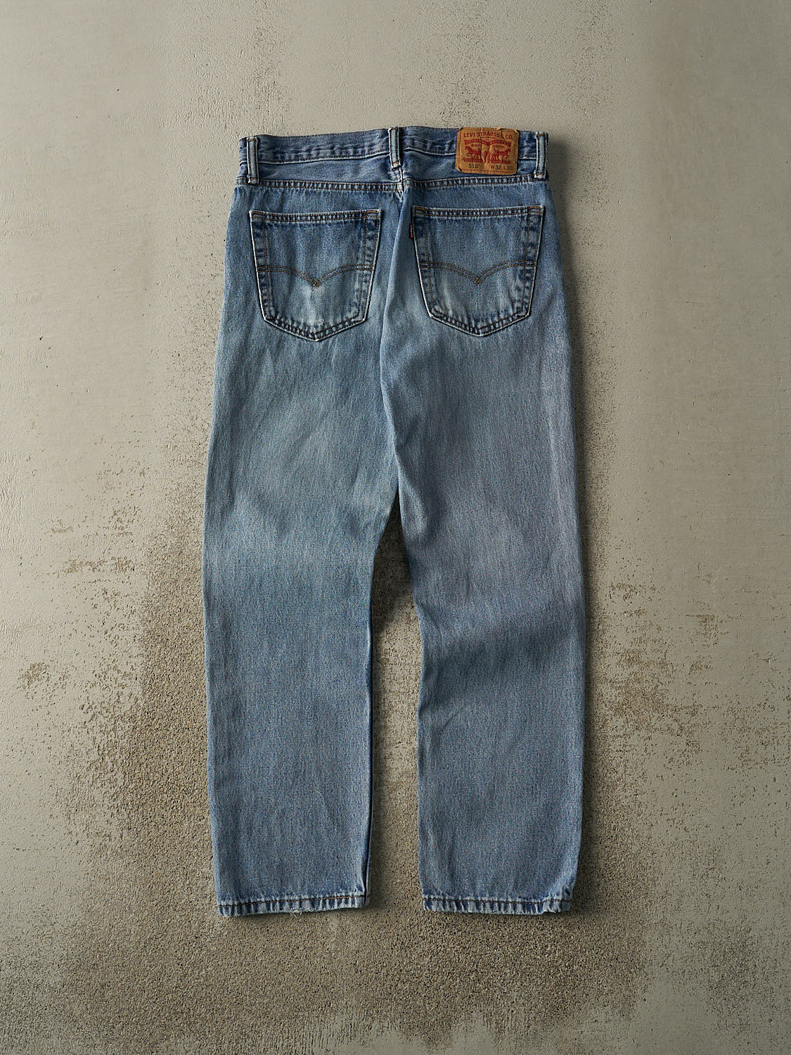 Vintage Y2K Mid Wash Levi's 516 Jeans (32x29.5)