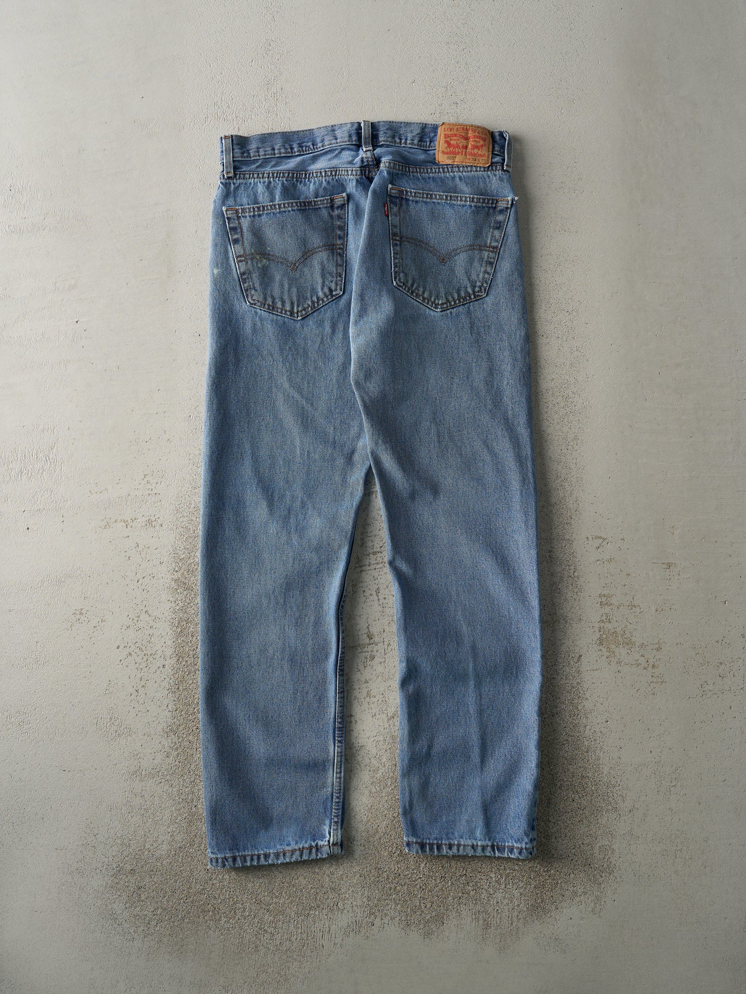 Vintage Y2K Mid Wash Levi's 505 Jeans (33.5x31)