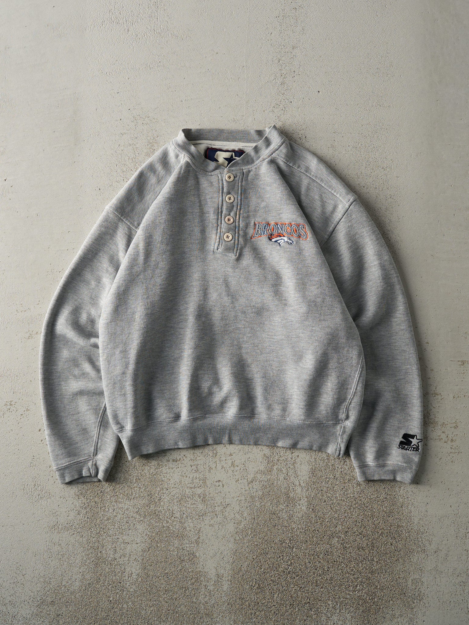 Vintage 90s Grey Embroidered Denver Broncos Quarter Button Sweater (S/M)