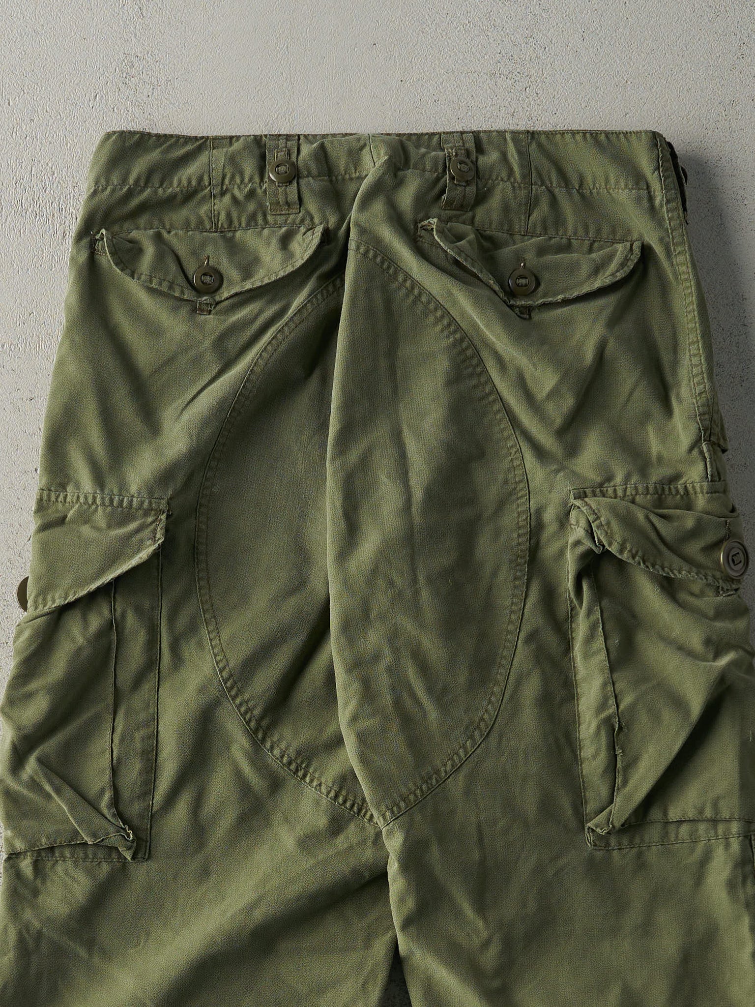 Vintage 90s Army Green Military Parachute Pants (34x26.5)