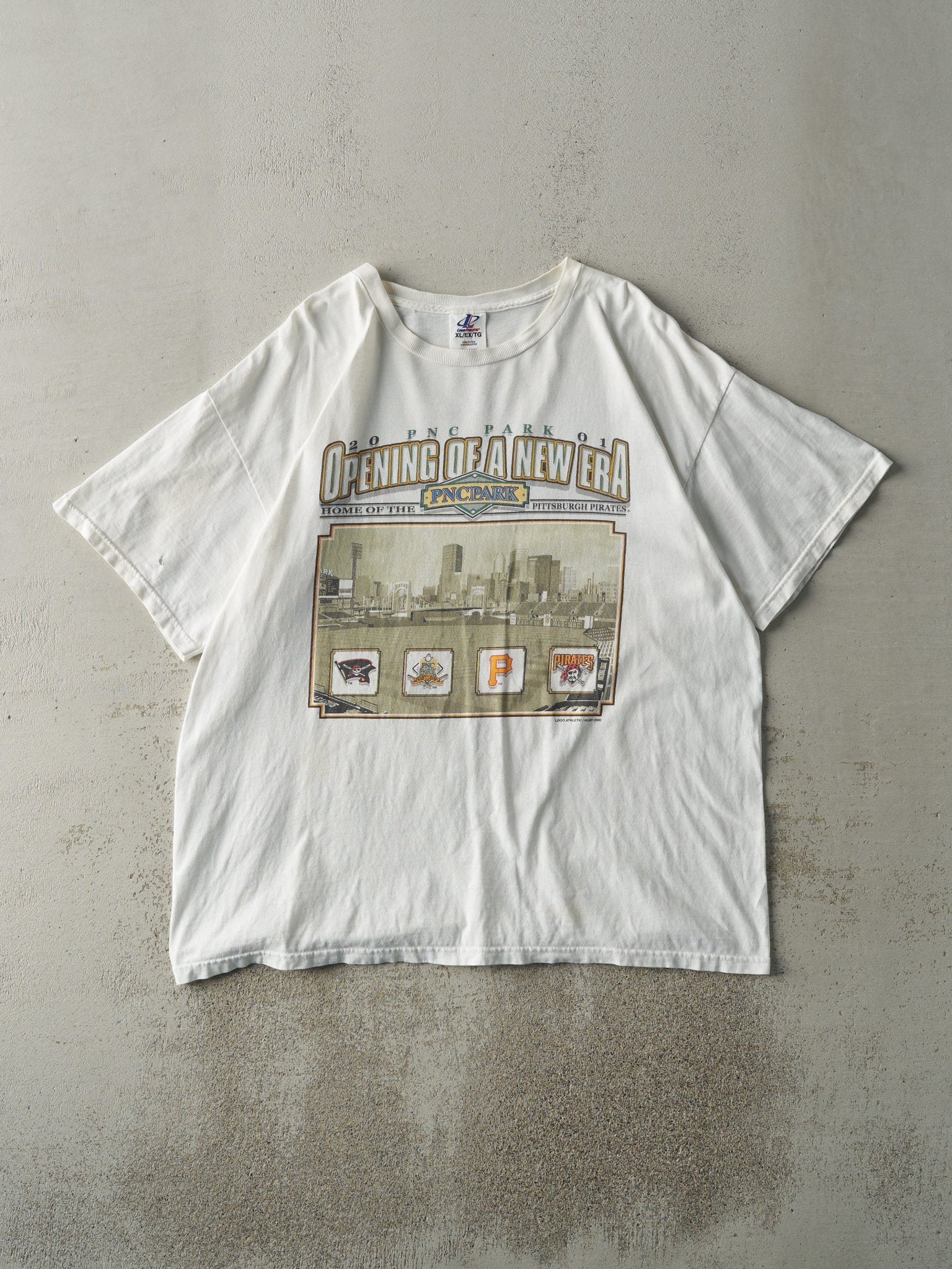 Vintage 00' White PNC Park Opening Pittsburgh Baseball Tee (L/XL)
