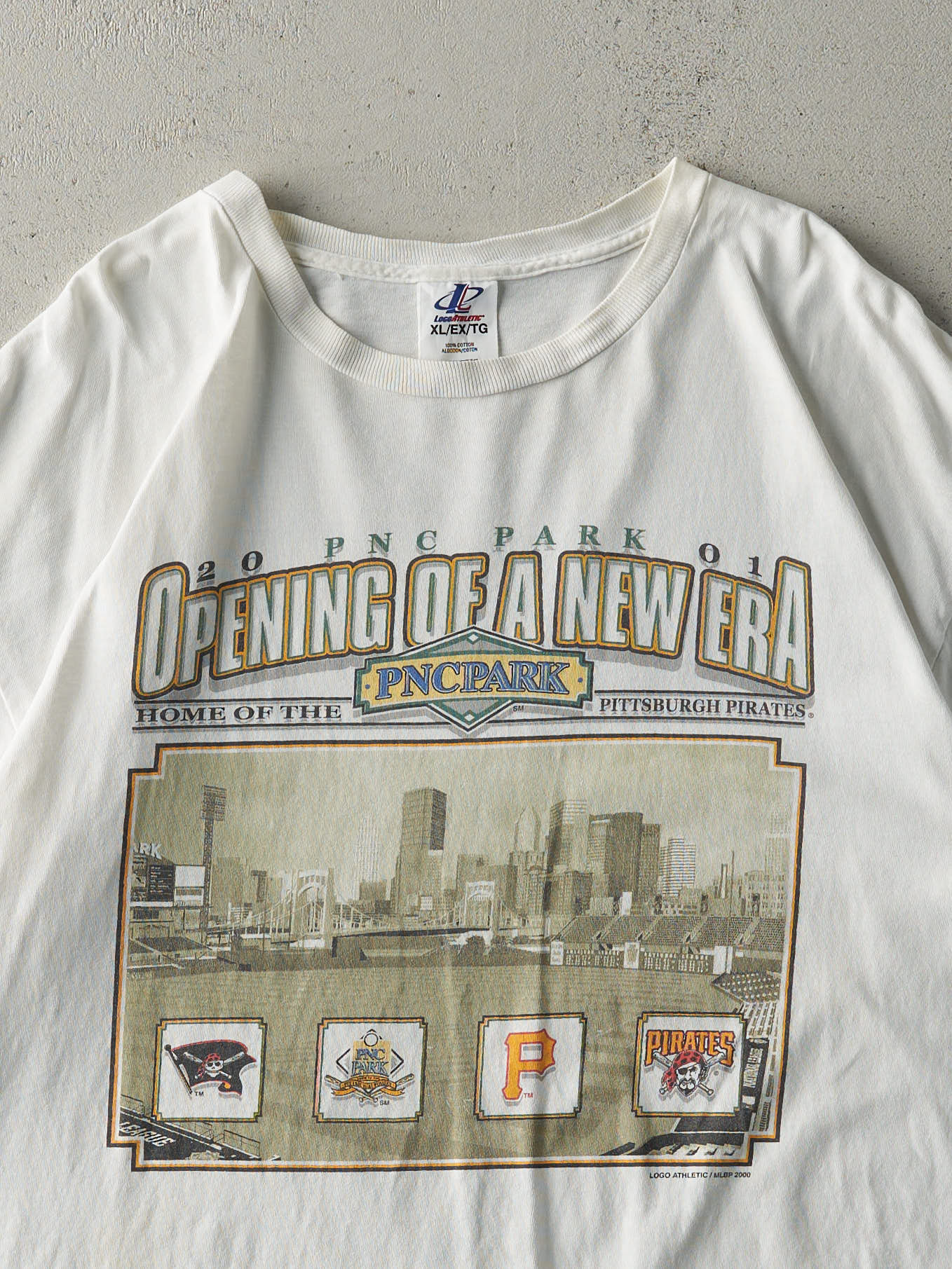 Vintage 00' White PNC Park Opening Pittsburgh Baseball Tee (L/XL)