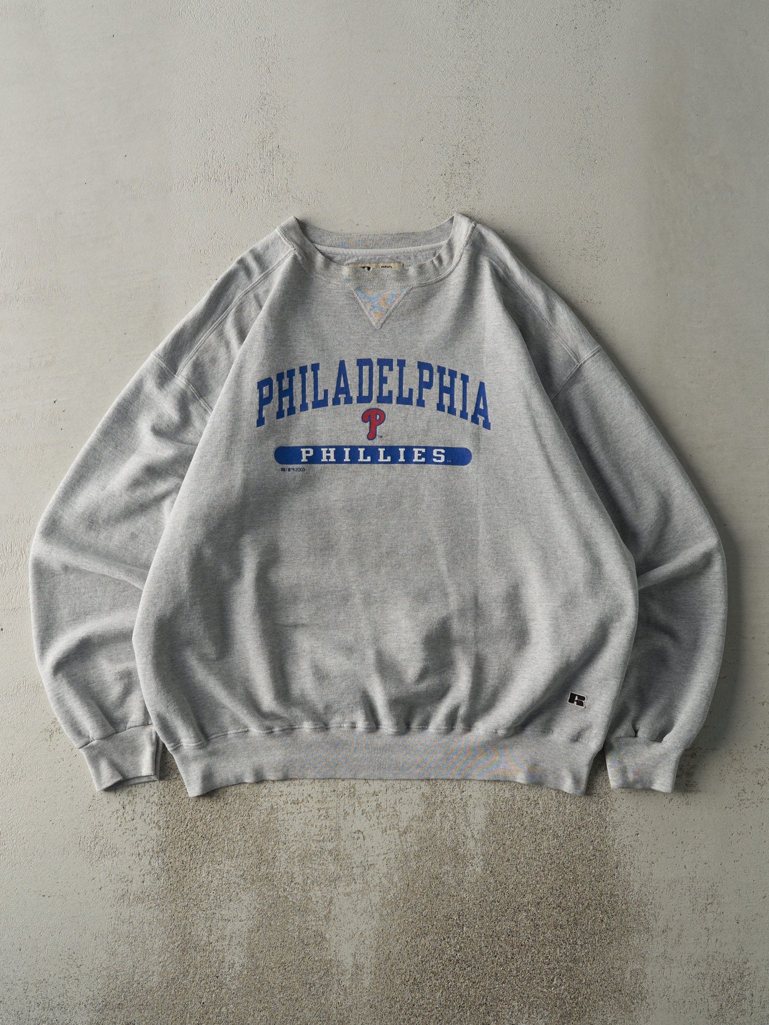Vintage 03' Grey Philadelphia Phillies Russell Athletics Crewneck (XXL)