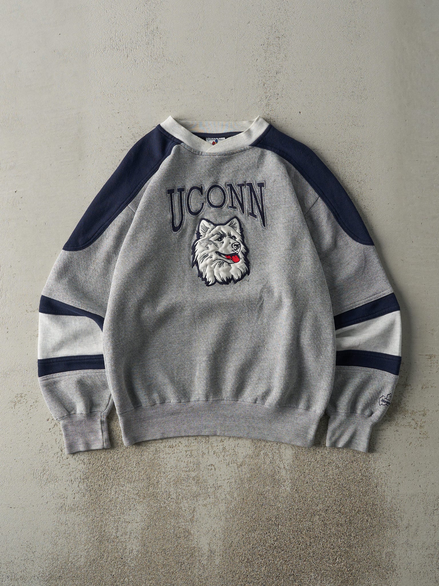 Vintage 90s Grey UConn Embroidered Textured Crewneck (M)