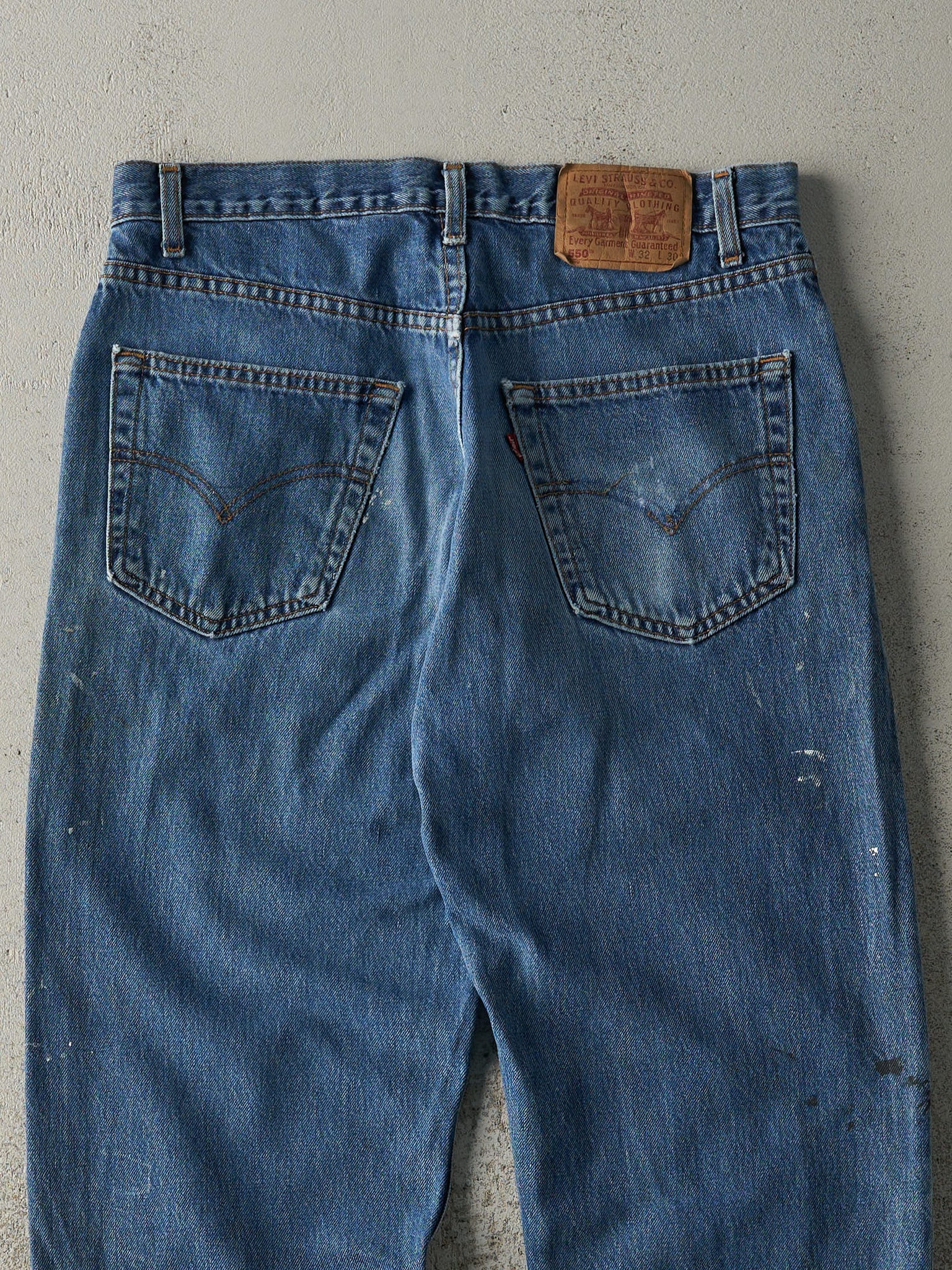 Vintage 90s Dark Wash Levi's 550 Jeans (33x30)