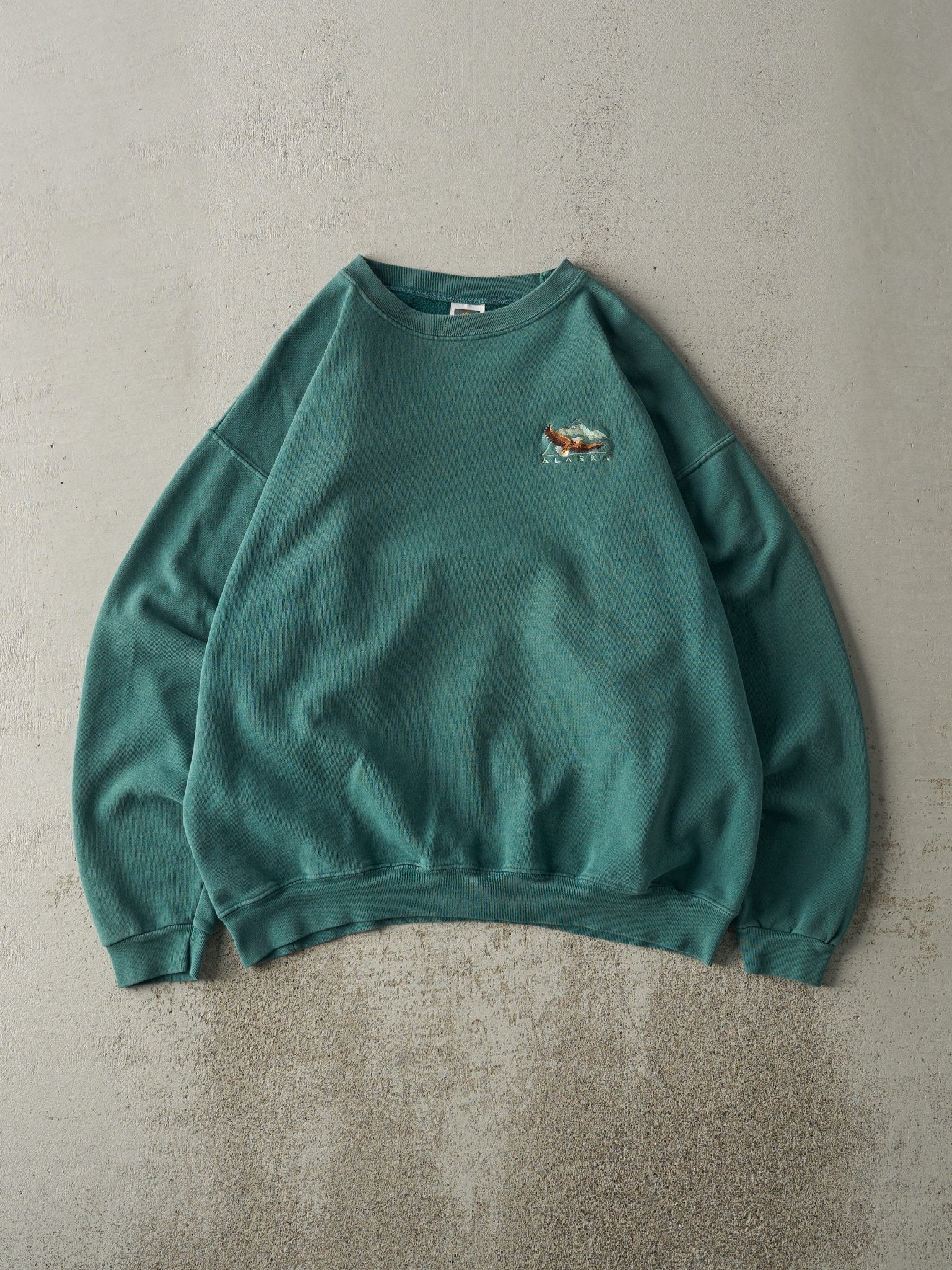 Vintage 90s Washed Green Alaska Embroidered Crewneck (L)