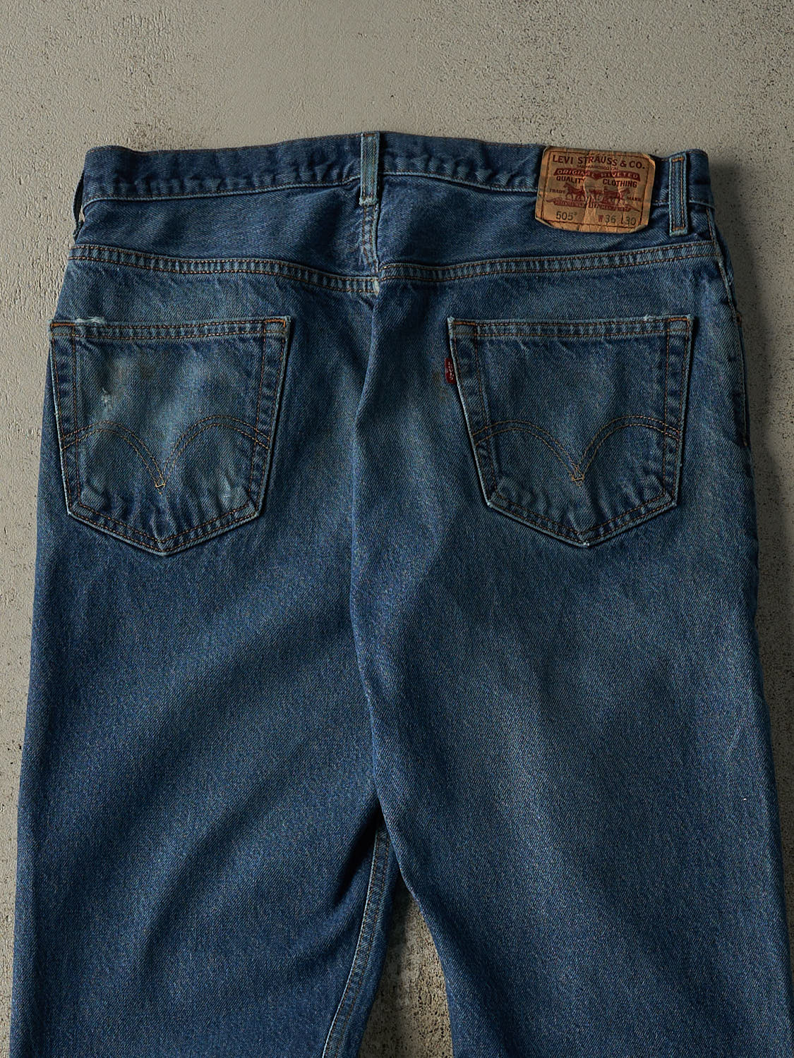 Vintage 90s Dark Wash Levi's 505 Jeans (35x30)