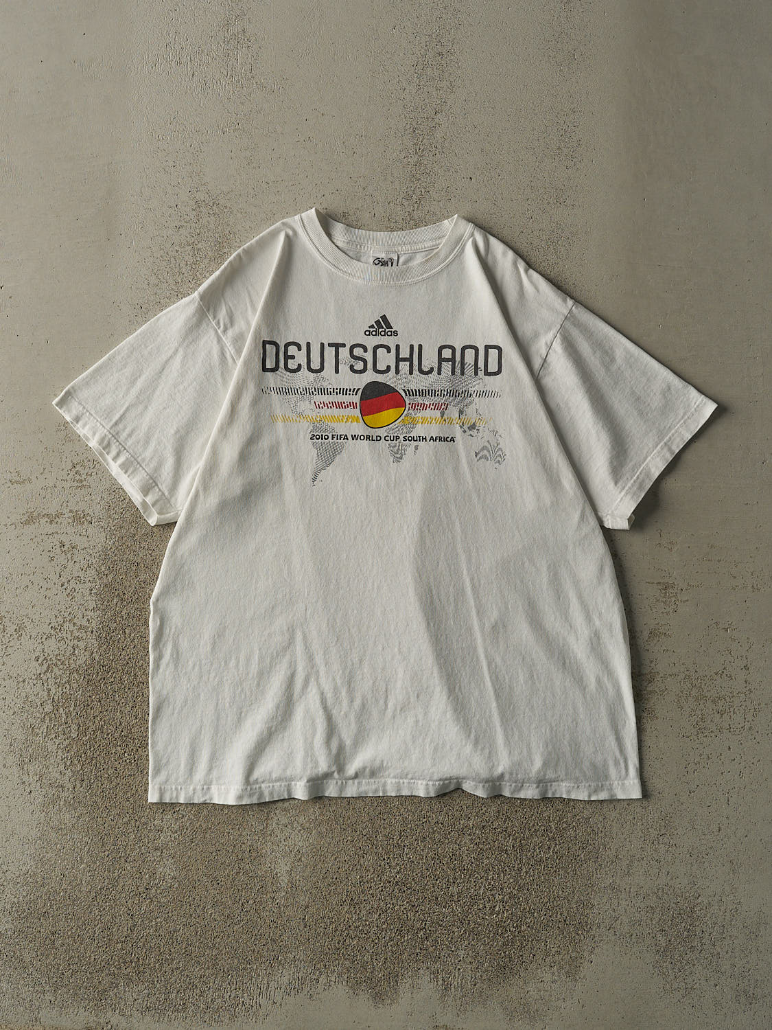 Vintage 10' White Fifa World Cup Soccer Tee (XL)