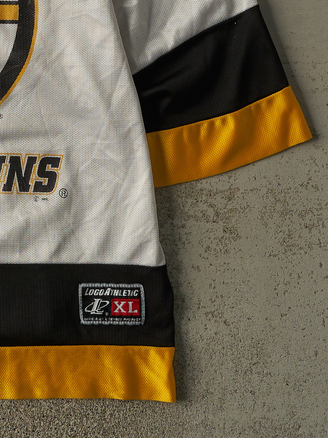 Vintage 90s White Boston Bruins Nylon Hockey Jersey (XXL)