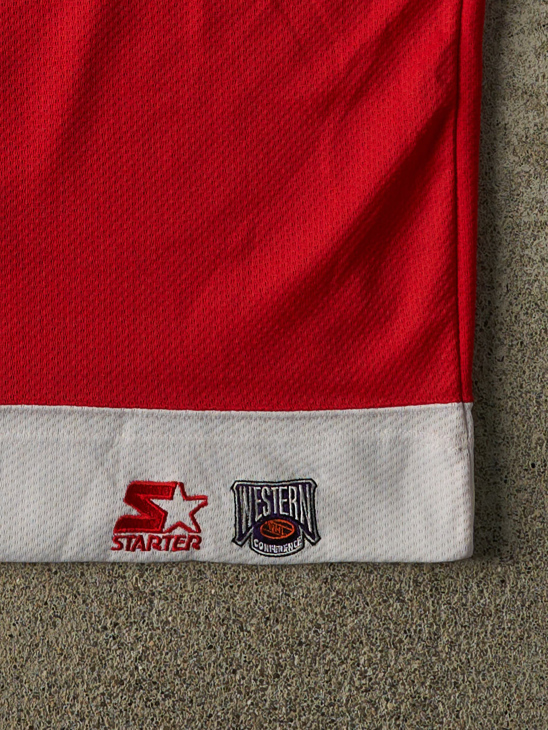 Vintage 90s Red Detroit Red Wings Embroidered Hockey Jersey (L/XL)
