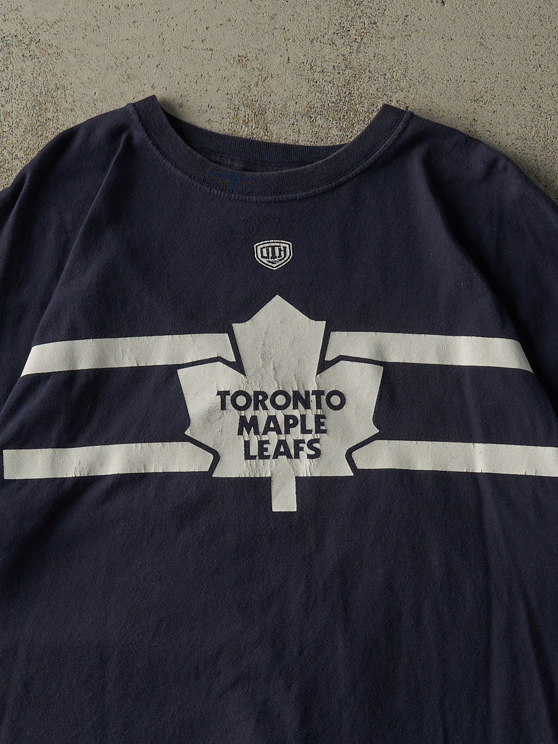 Vintage Y2K Navy Blue Toronto Maple Leafs Tee (XL)