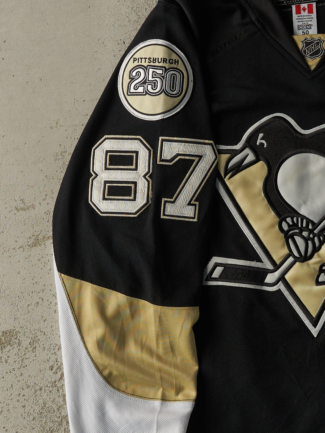 Vintage Y2K Black Pittsburgh Penguins Sidney Crosby Hockey Jersey (XXL)