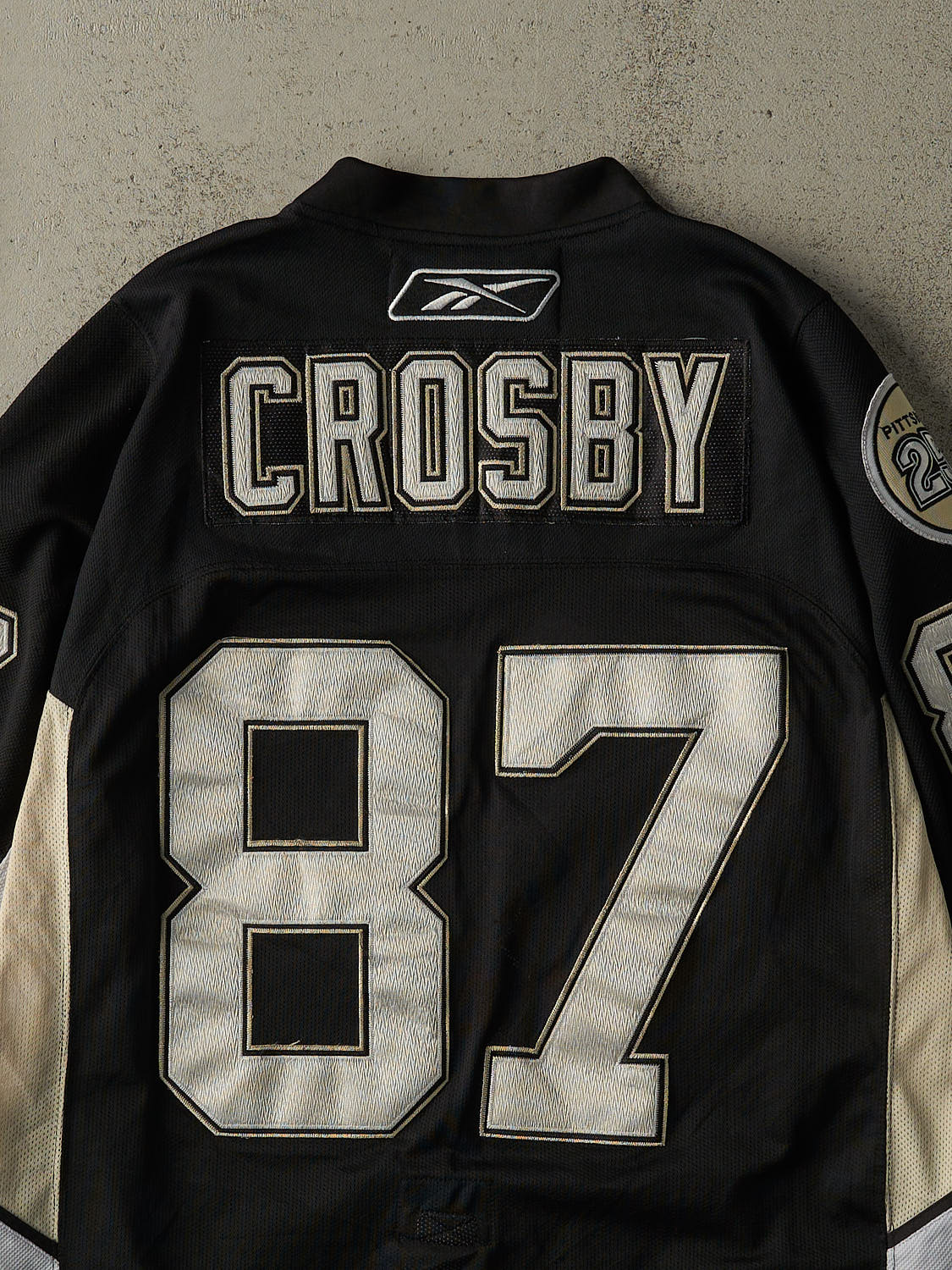 Vintage Y2K Black Pittsburgh Penguins Sidney Crosby Hockey Jersey (XXL)