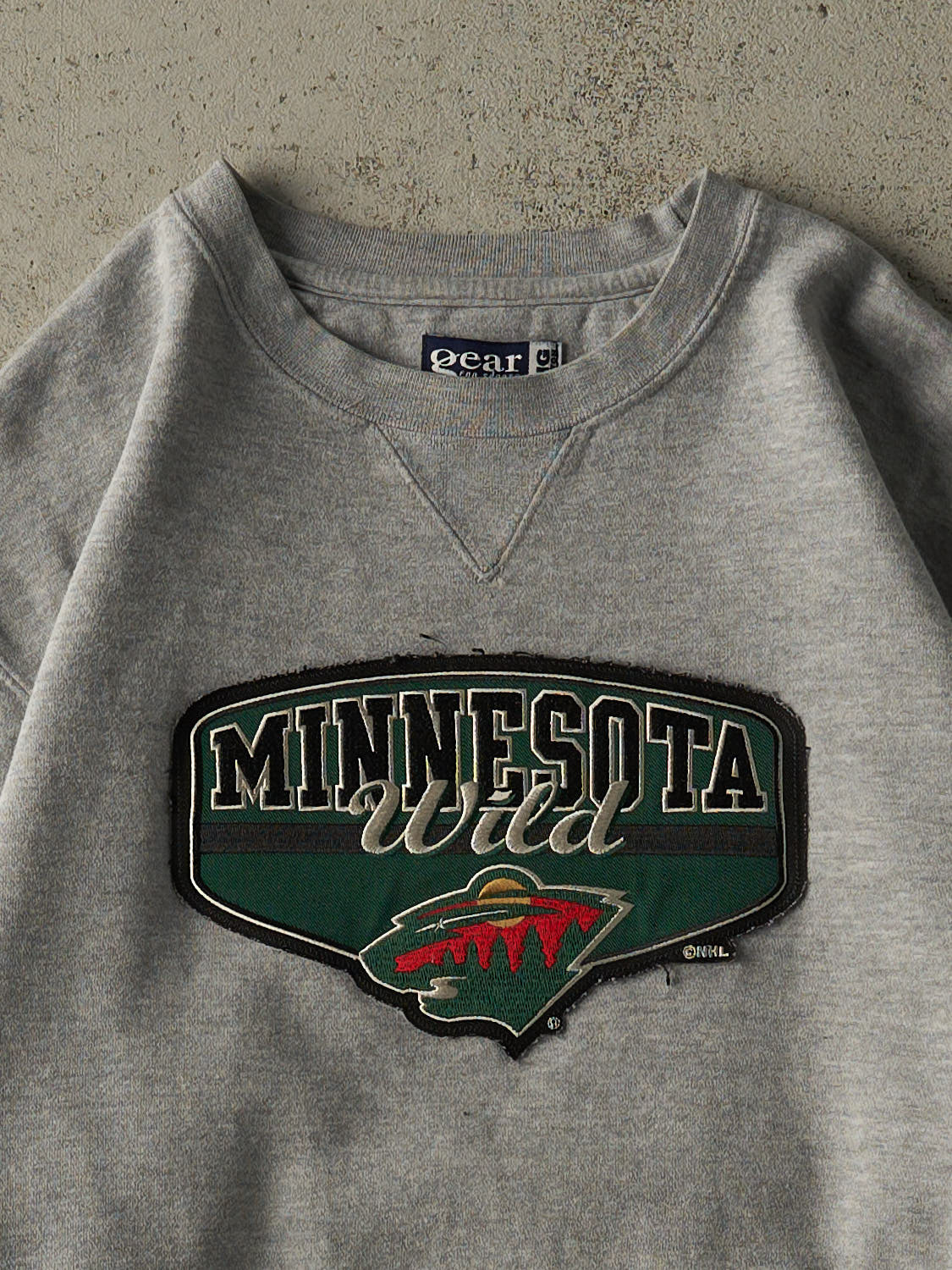 Vintage Y2K Grey Minnesota Wild Embroidered Crewneck (M)