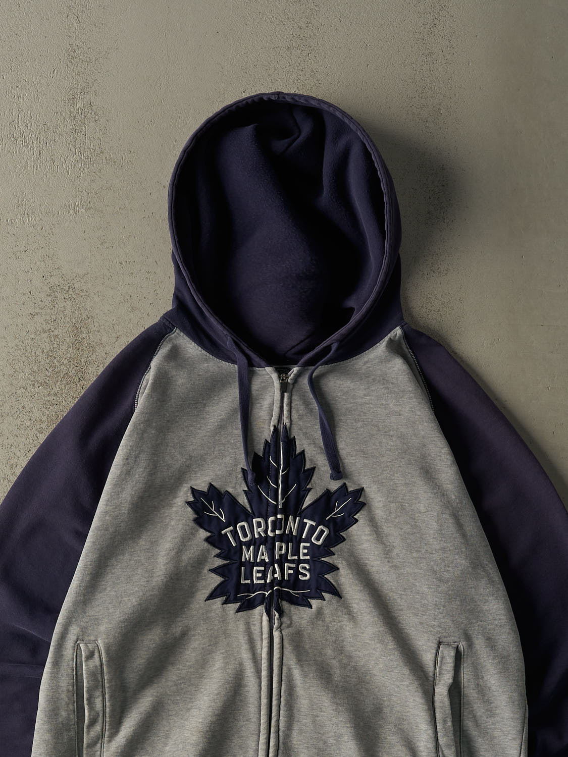 Vintage Y2K Grey & Navy Blue Toronto Maple Leafs Zip Up Hoodie (XL/XXL)