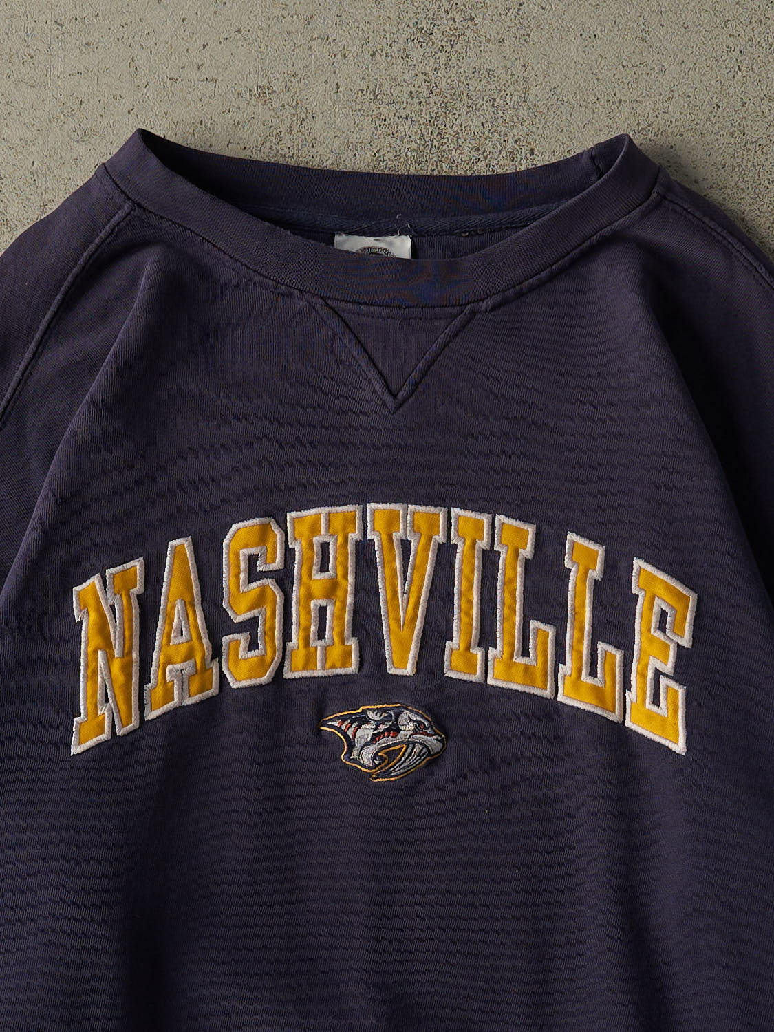 Vintage Y2K Faded Navy Nashville Predators Embroidered Crewneck (XL)