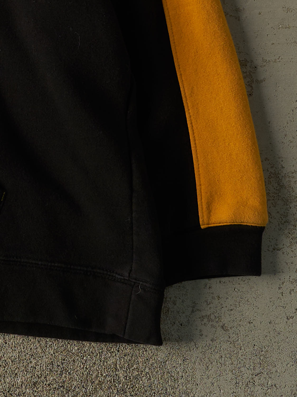 Vintage Y2K Black & Yellow Boston Bruins Hoodie (XXL/XXXL)