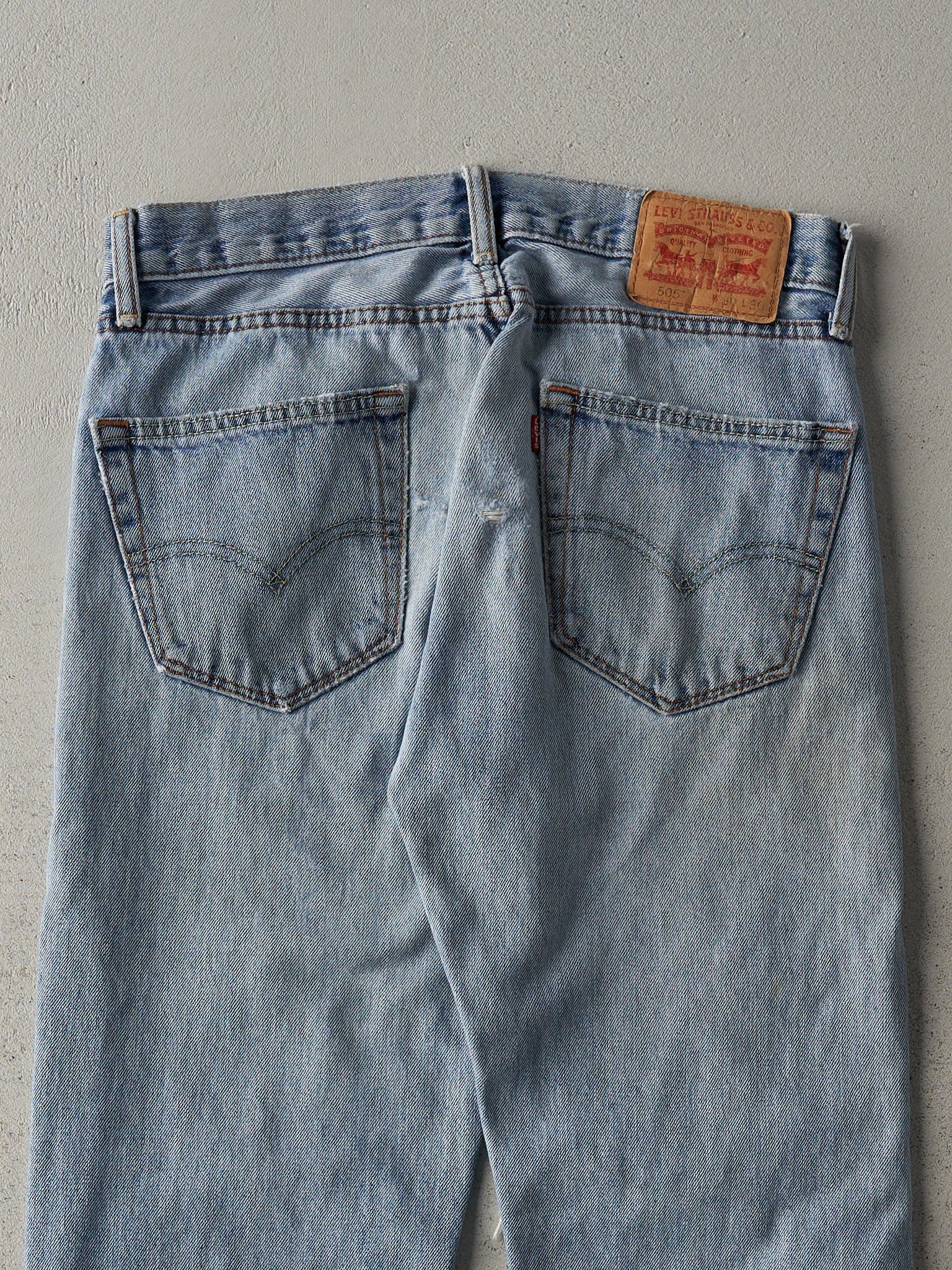 Vintage Y2K Light Wash Levi's 505 Jeans (30x29.5)