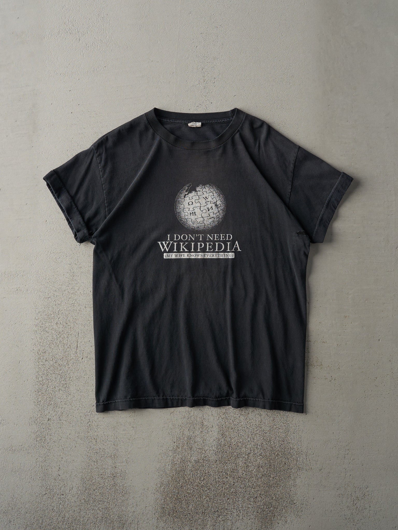 Vintage Y2K Black "I Don't Need Wikipedia" Tee (M)