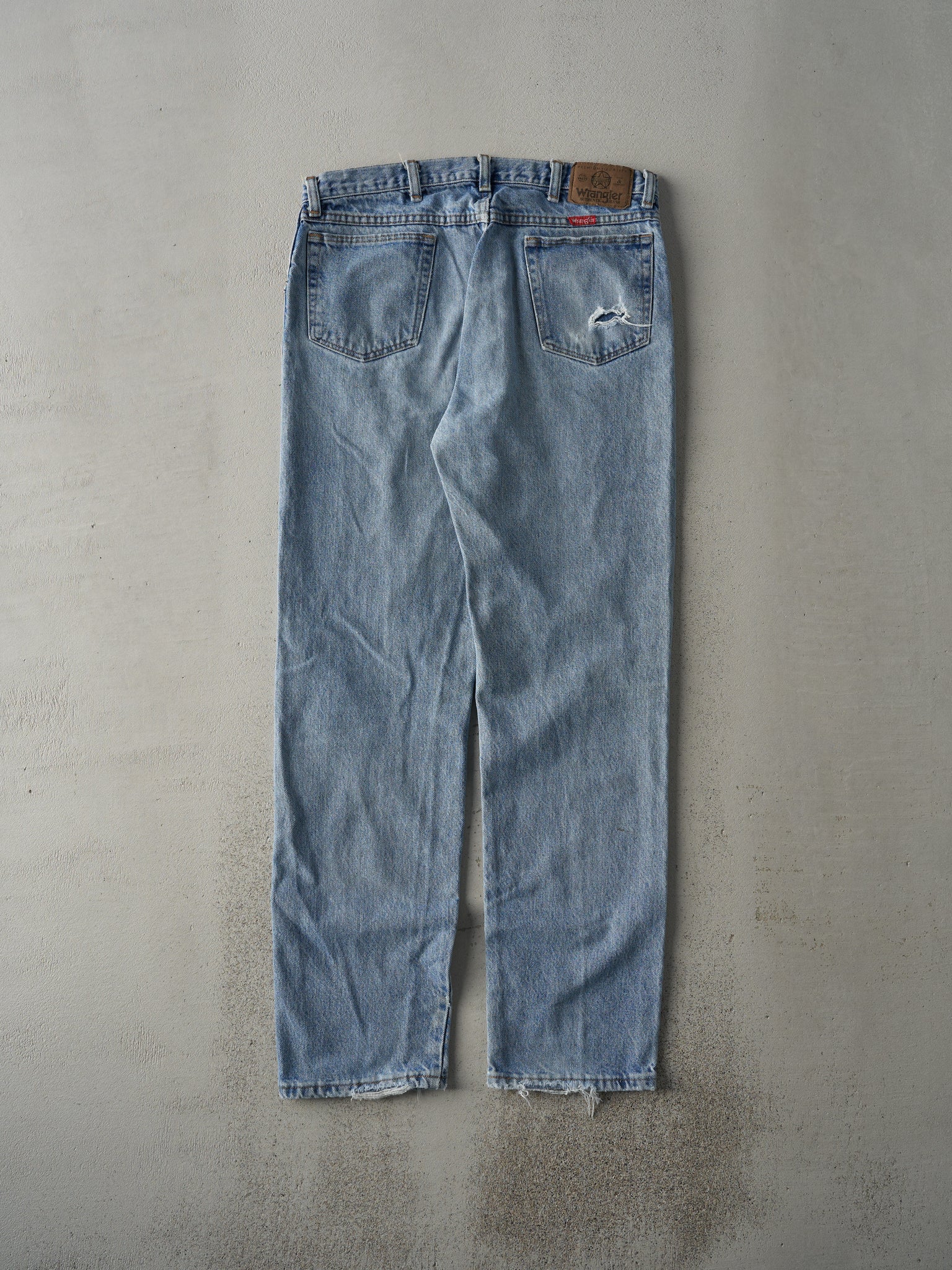 Vintage 90s Light Wash Wrangler Jeans (33x30.5)