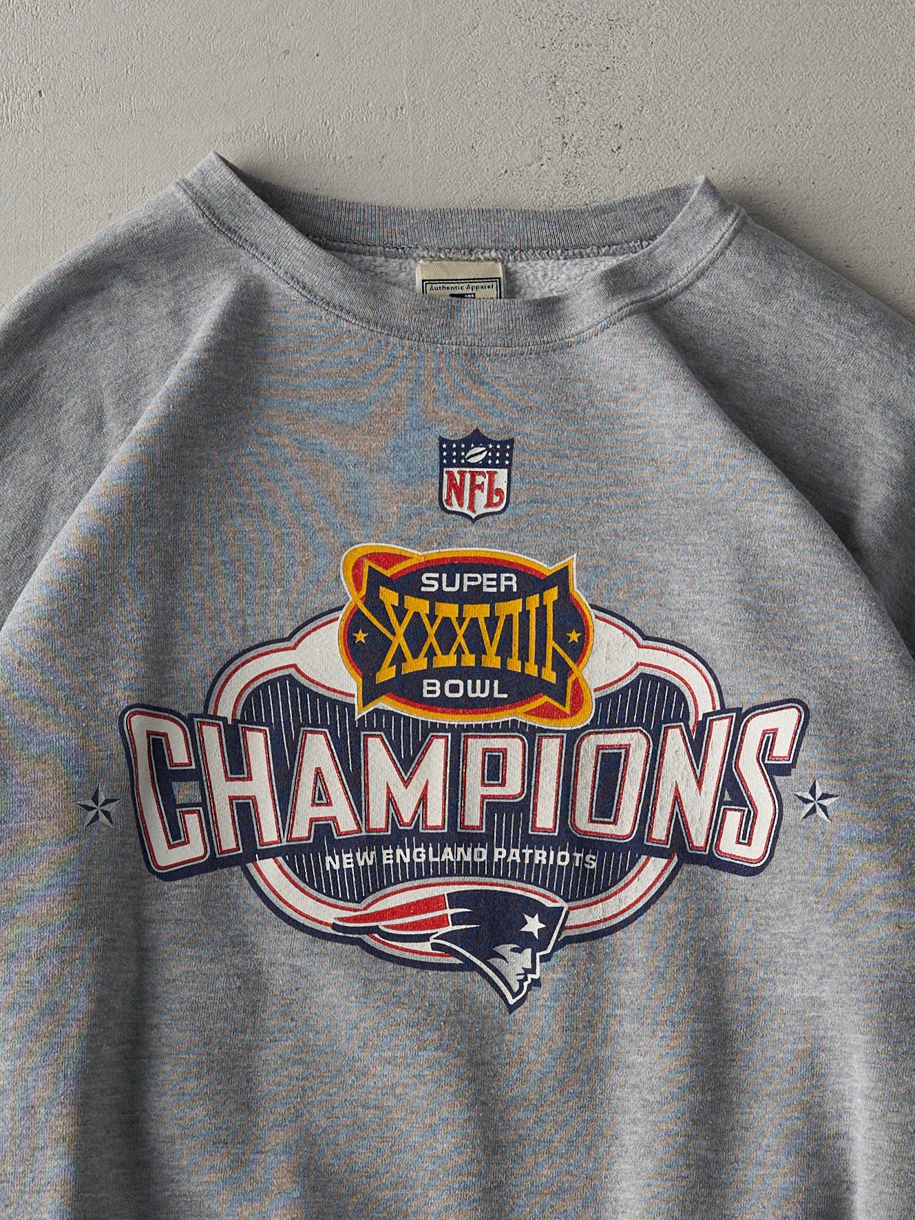 Vintage 04' Grey New England Patriots Super Bowl Champions (M)