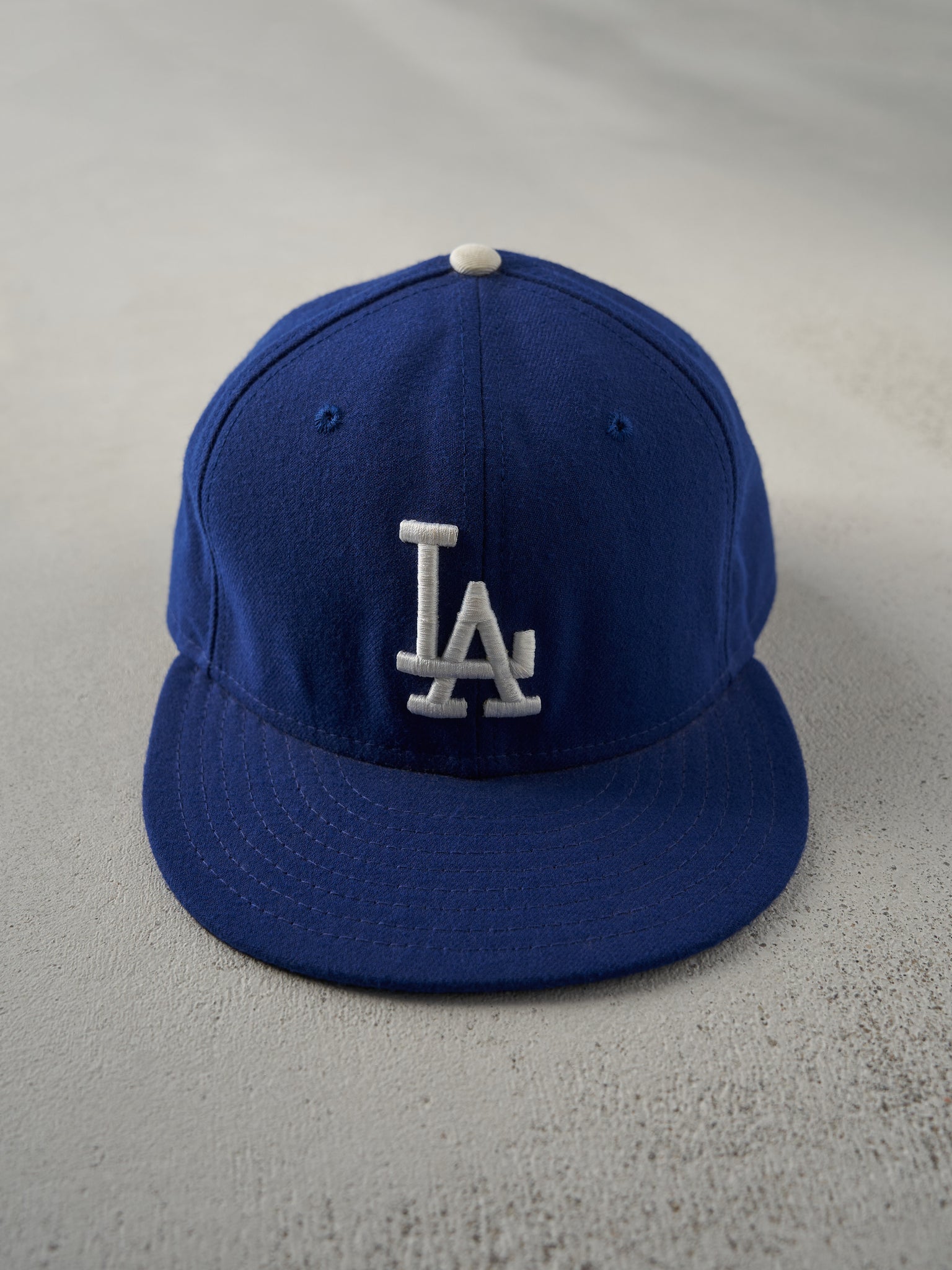 Vintage Y2K Royal Blue LA Dodgers Embroidered New Era Fitted Hat (7 5/8)