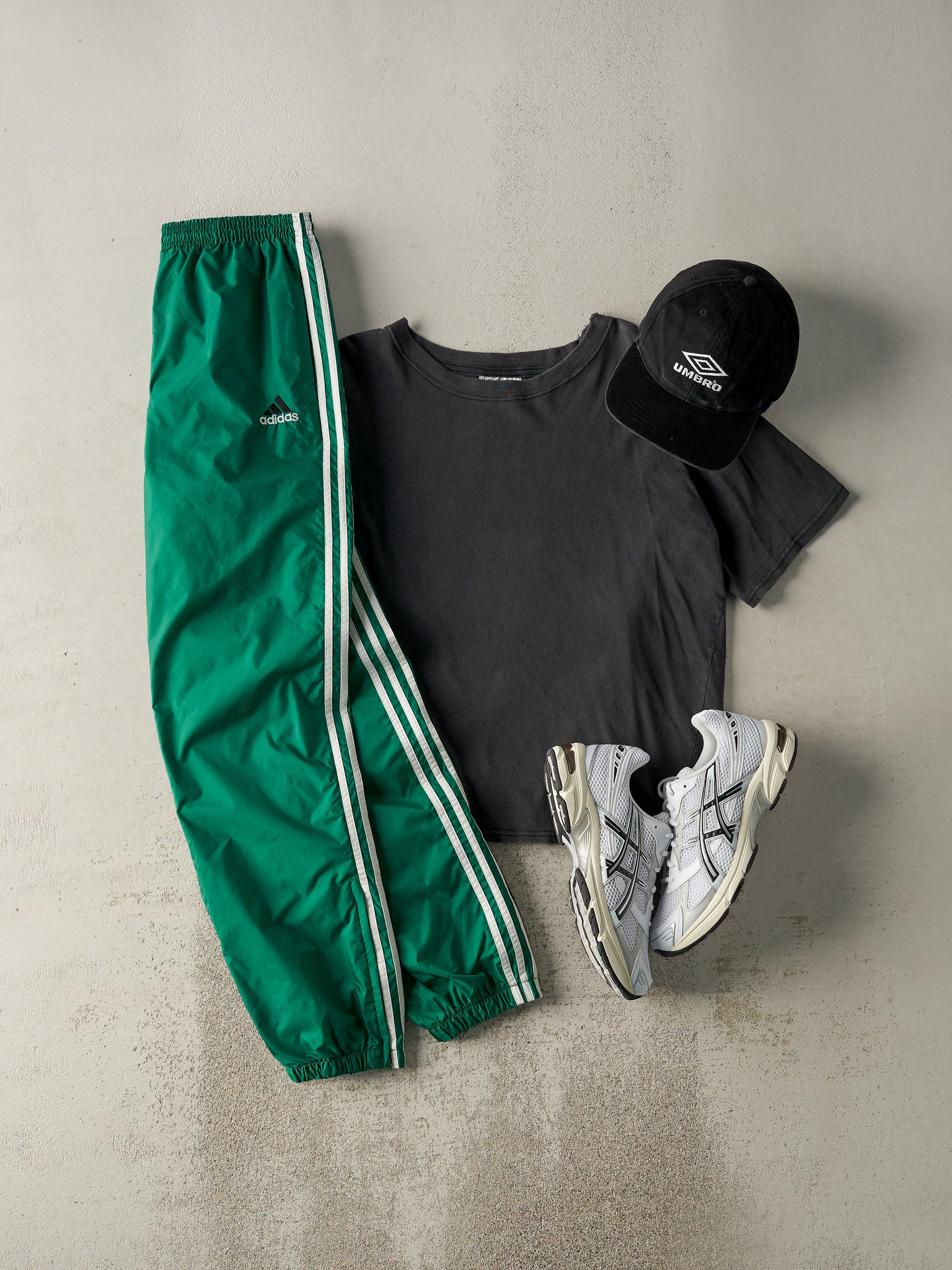 Vintage 90s Green Adidas Track Pants (25x29)