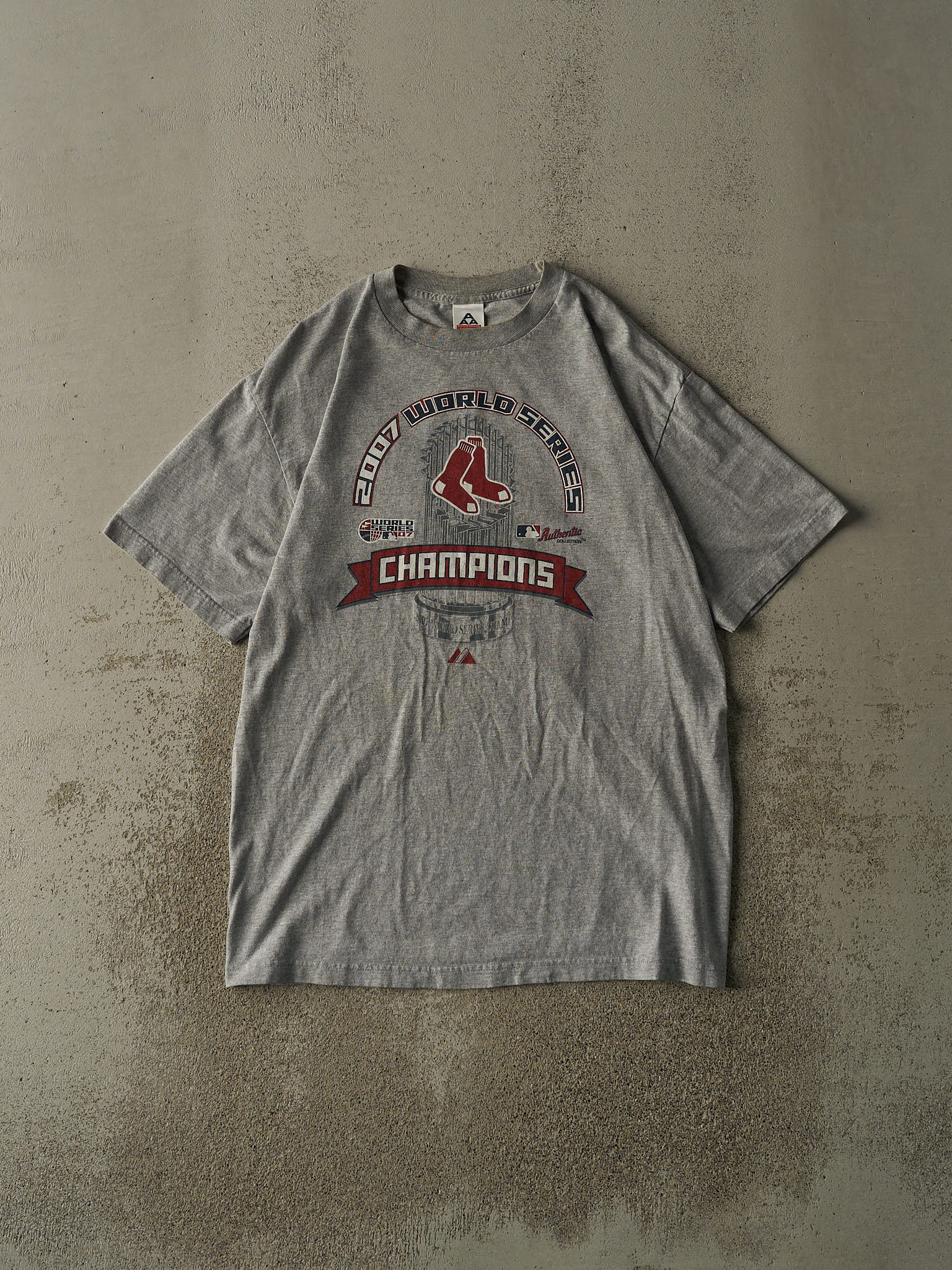 Vintage 07' Grey Boston Red Sox World Series Champions Tee (L/XL)