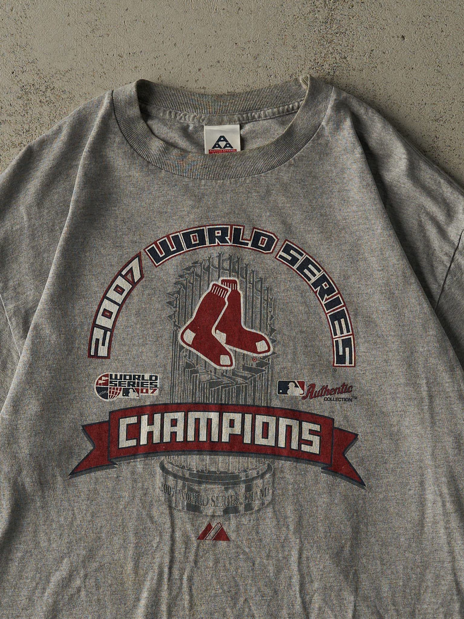 Vintage 07' Grey Boston Red Sox World Series Champions Tee (L/XL)
