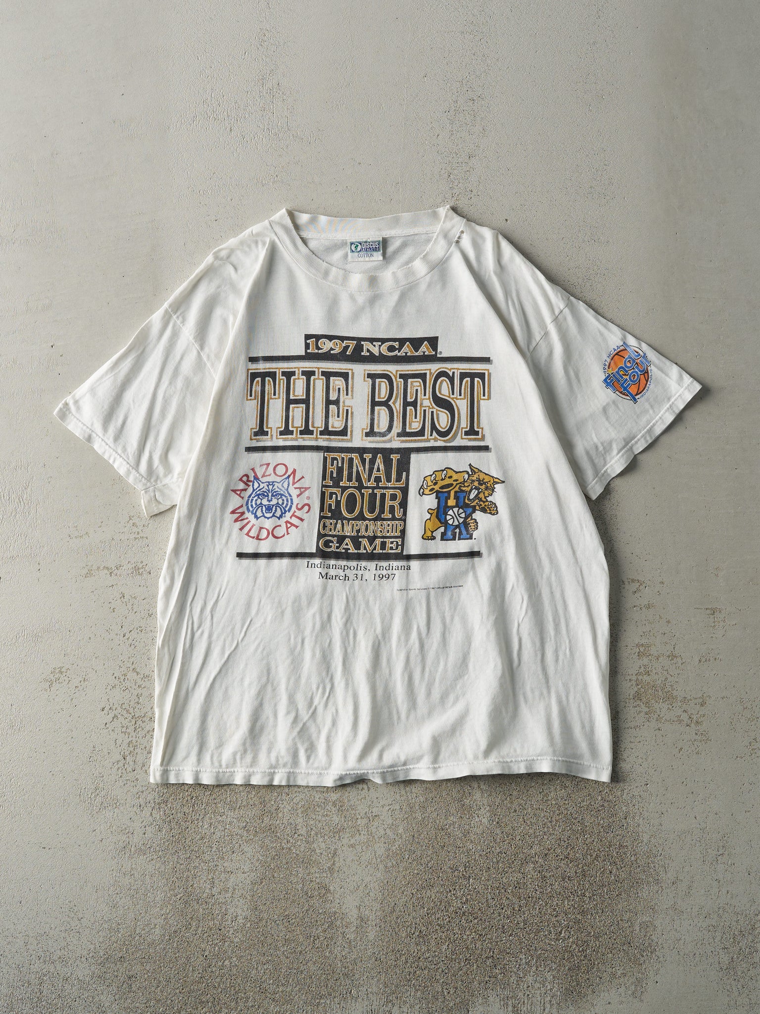 Vintage 97' White NCAA Final Four Arizona Vs Kentucky Basketball Tee (L)