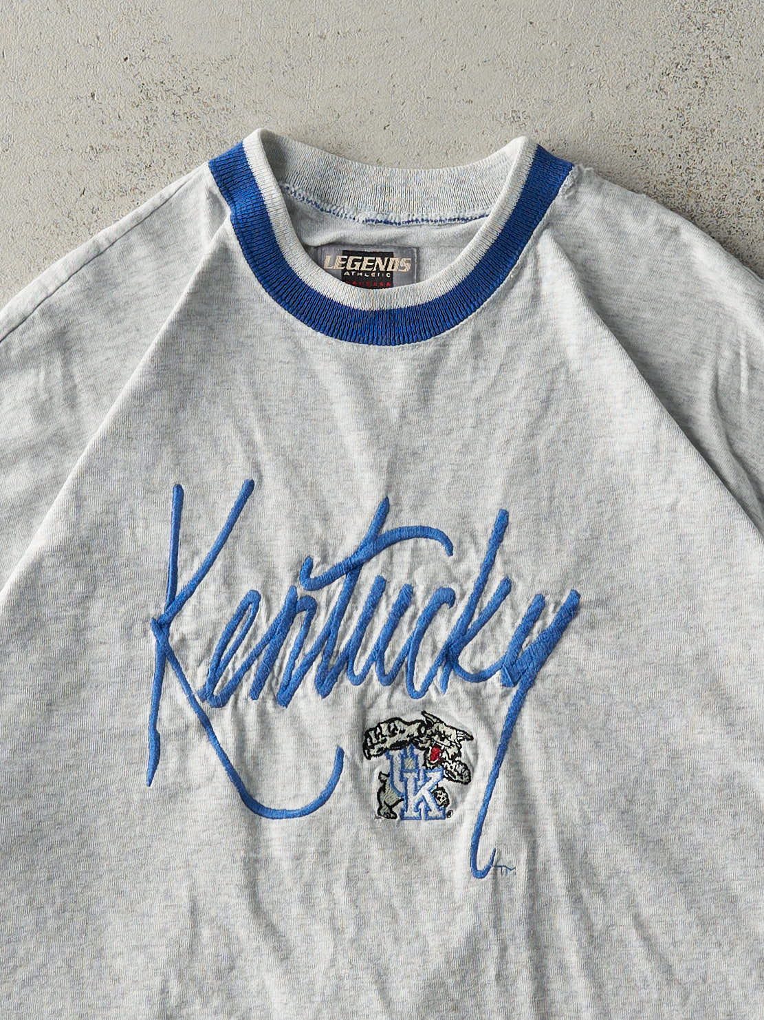 Vintage 97' Heather Grey NCAA Basketball Kentucky Wildcats Embroidered Tee (L)